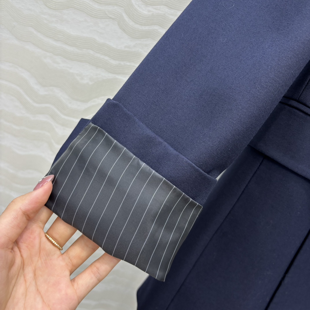 独家首发！原单品质❤️slP🆕高智感穿搭！宋佳 李宇春同款。美式海军蓝金扣西装！蓝潇洒帅气的高级羊毛大西