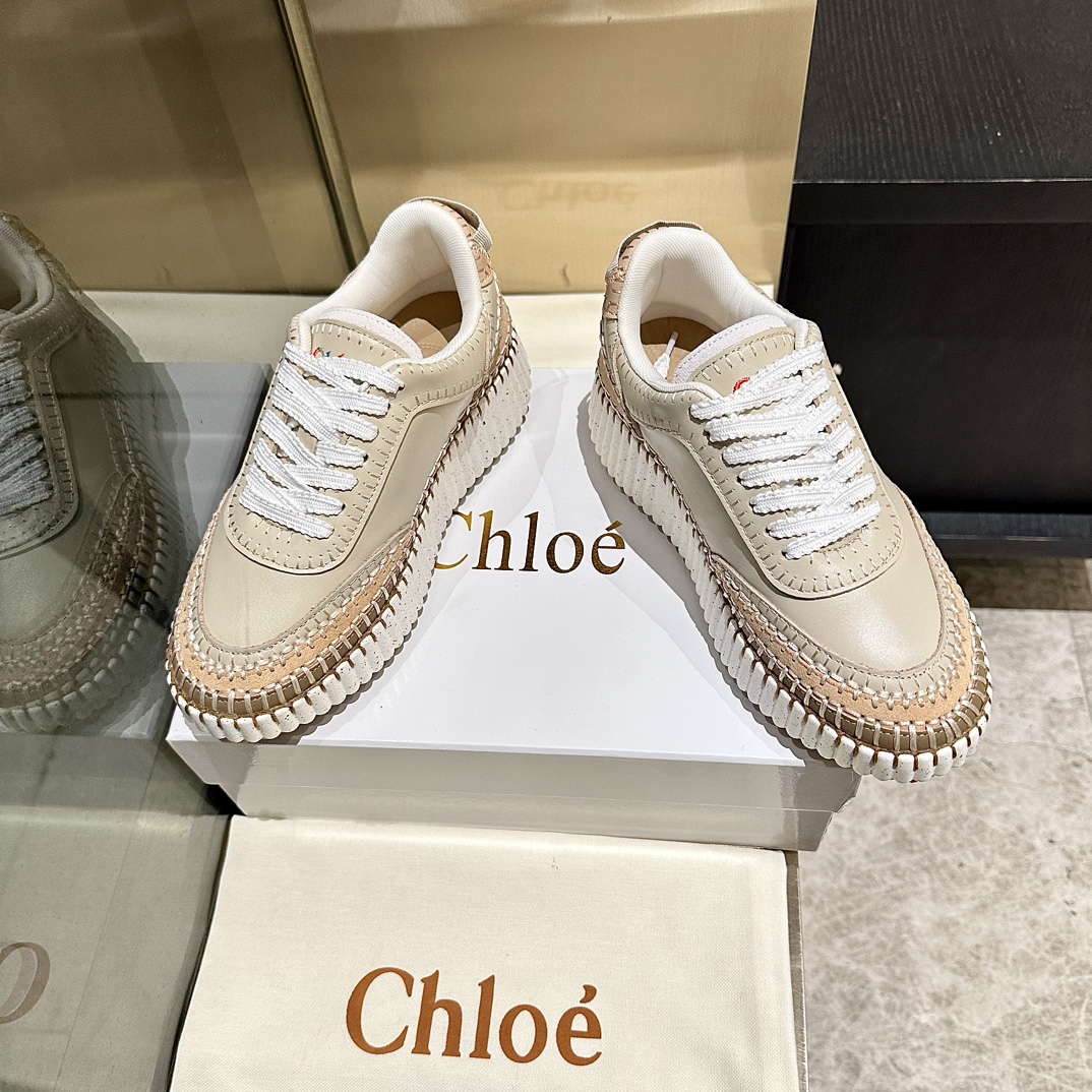 NO:648439,Batch, exclusive first release, upgraded version of pure hand-stitched casual shoes is here!  Chloe's latest sewing mark thread, original private model high-density foam soles, artificial Goodyear threading, all the positions are just right after matching, all the craftsmanship is consistent with the original material, it is definitely a pair of wear-resistant and durable, a must-have for walking in the world!  !  Versatile Korean version, standard size 35-40, fabric cowhide and tendon splicing design style, super invincible and beautiful heels 5 cm high, casual shoes/sports shoes, chloe, loewe, sneakers, cowhide19860909批、独家首发,升级版纯手工缝线休闲鞋来了！ Chloe（克洛伊）最新的缝马克线 原版私模高密度发泡鞋底 人工固特异手法穿线 配上后所有的位置刚刚好 所有的工艺与材质原版一致 绝对是一双耐穿耐看行走江湖必备利器！！百搭韩版 码数35-40标准码,面料牛皮牛筋拼接设计风格超级无敌美跟高5厘米,休闲鞋/运动鞋,chloe,loewe,sneakers,cowhide,Women's Shoes