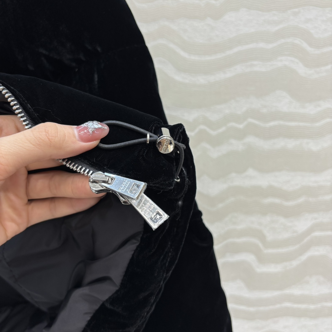 独家首发❤️高端原单品质PR时髦精穿搭！蚂蚁腰连帽丝绒羽绒服！松紧束腰丝绒羽绒！不挑个子立体剪裁收腰版型