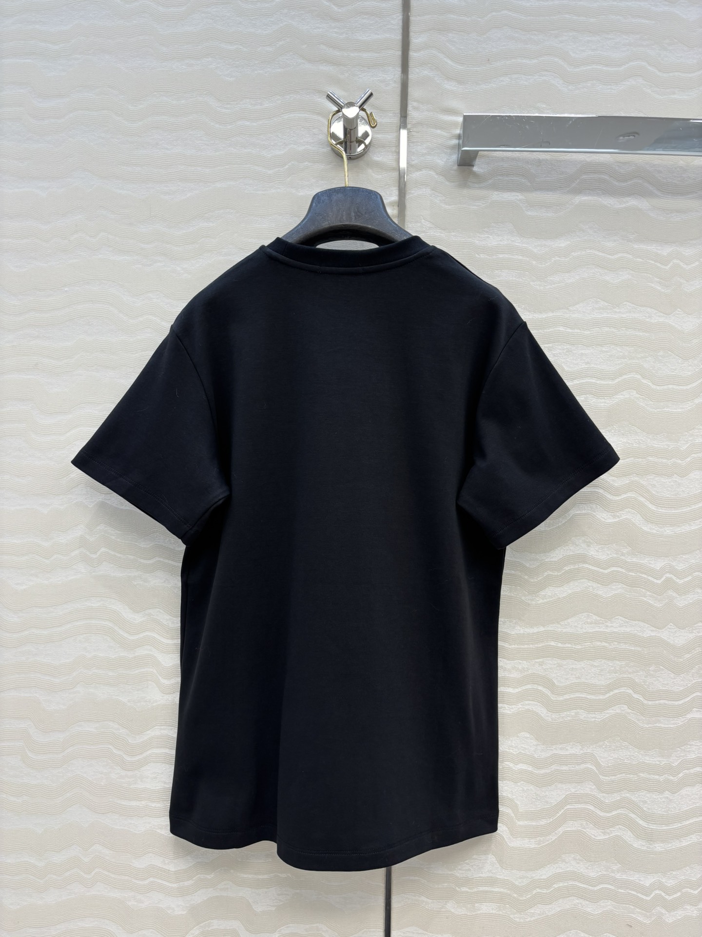 独家首发❤️ 爆单推荐，L秋冬新品Romantique系列，MONOGRAM刺绣珠片logo牛仔贴布口袋