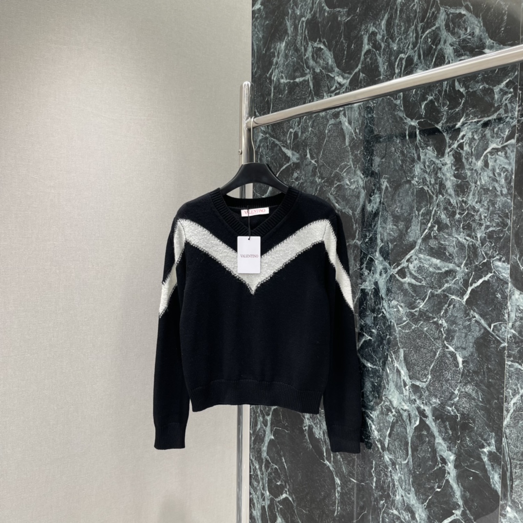 Val华伦 V领针织长袖毛衣 针织V领长袖上衣剪裁螺纹包边精致剪裁通体弹力松紧剪裁满分领口以撞色条纹勾勒