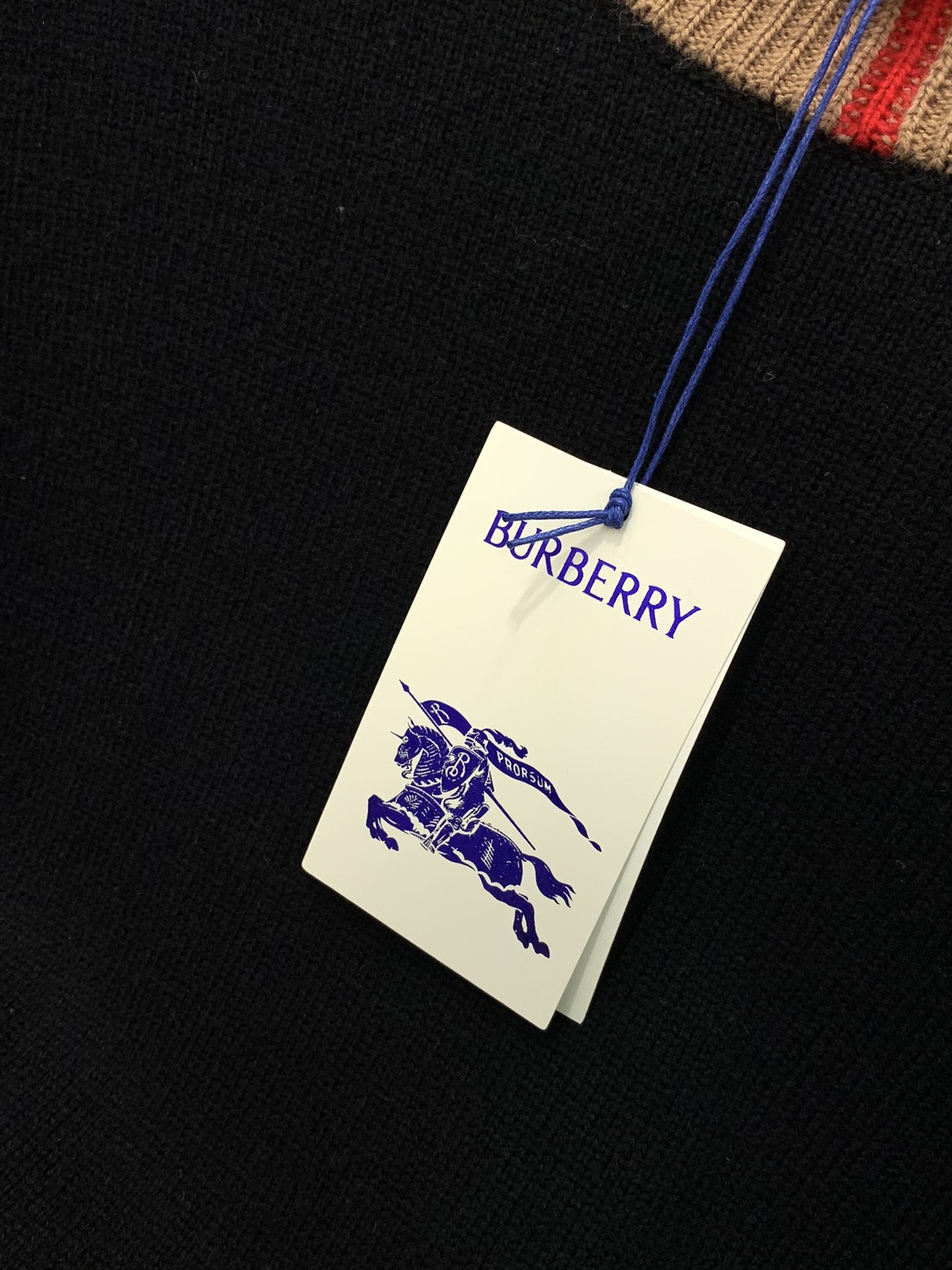 ，Burberry 巴宝莉，2025秋冬最新品，专柜同步有售，原单狠货，时尚休闲圆领长袖针织羊毛🐏毛衣，