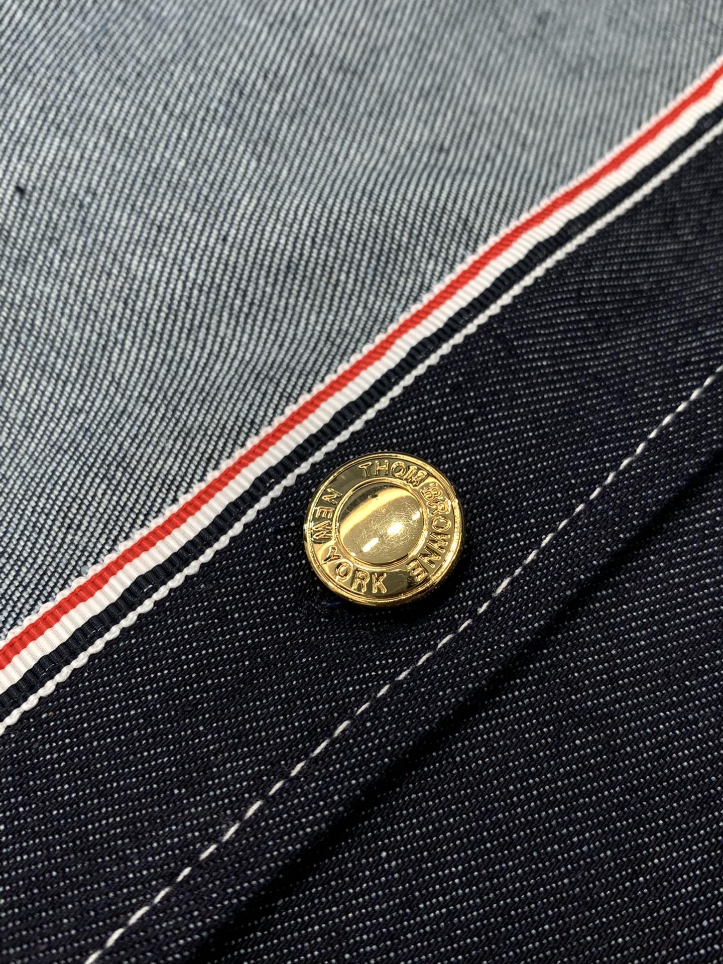 ，Tom Browne 汤姆.布朗，2025秋季最新品，专柜同步有售，原单狠货，时尚休闲牛仔拼接衬衫，上