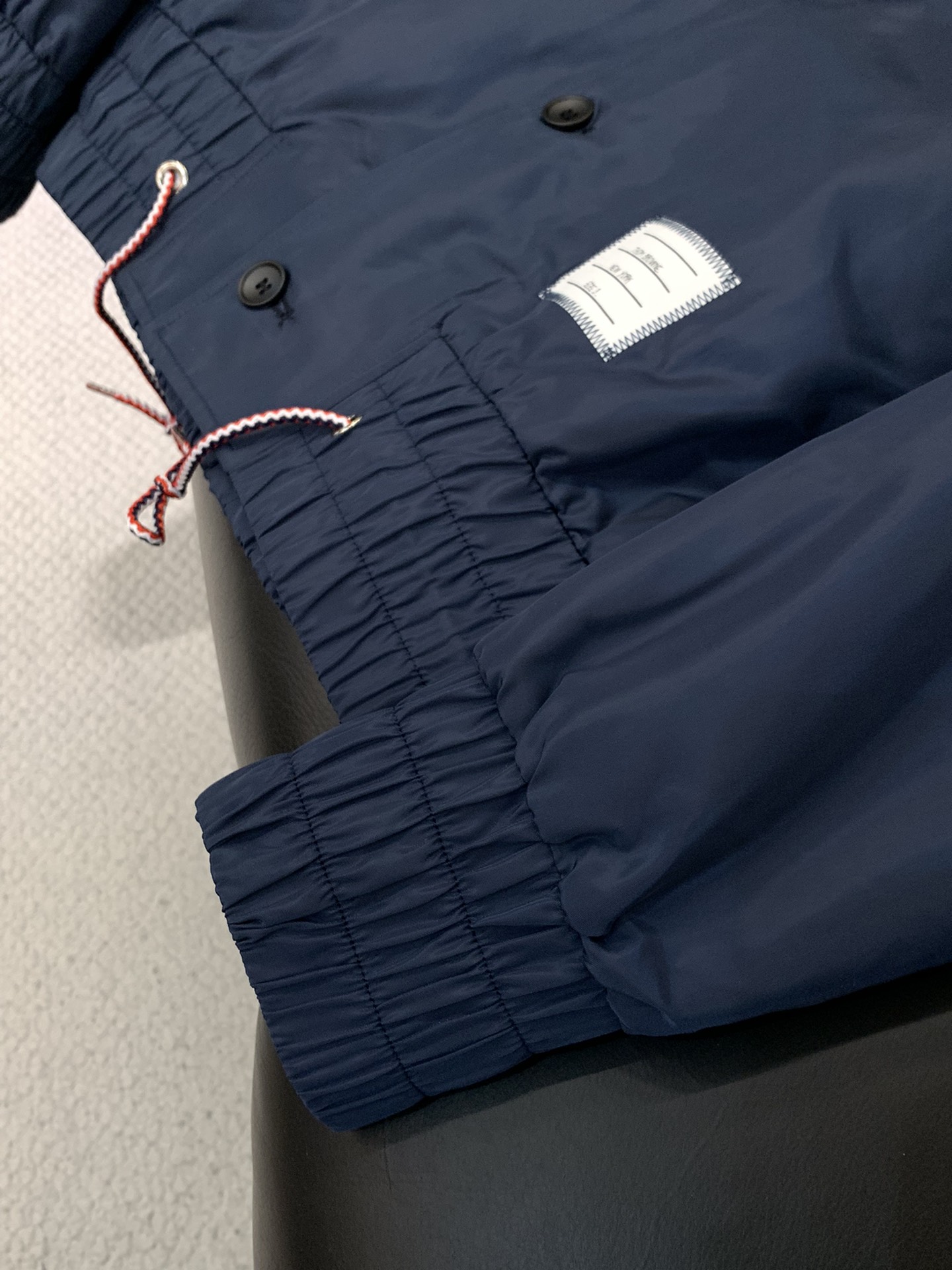 ，Tom Browne 汤姆.布朗，2025秋季最新品，专柜同步有售，原单狠货，时尚休闲夹克外套，上身很