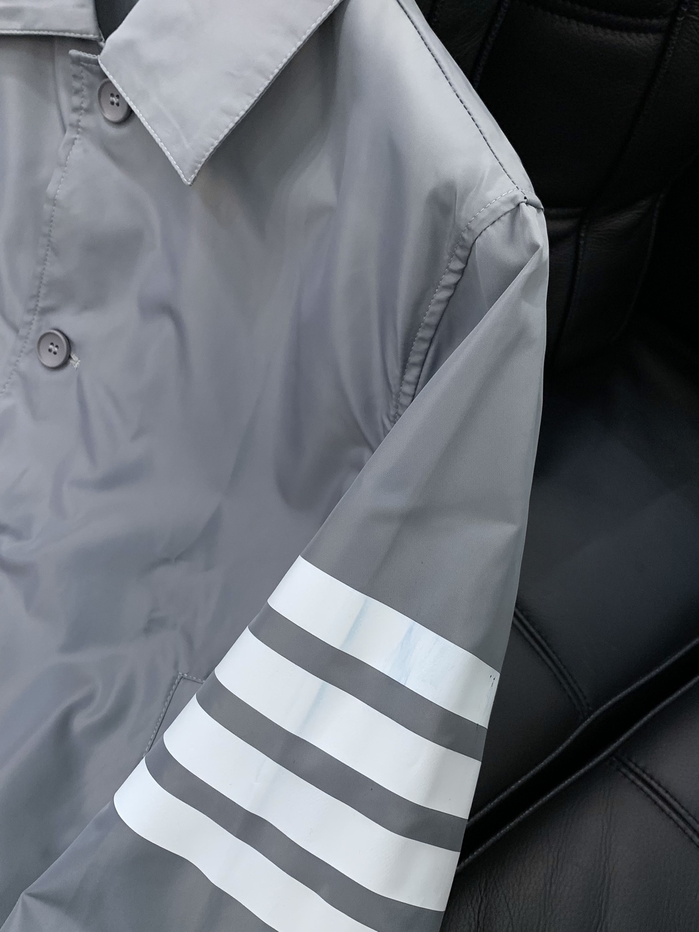 ，Tom Browne 汤姆.布朗，2025秋季最新品，专柜同步有售，原单狠货，时尚休闲夹克外套，上身很