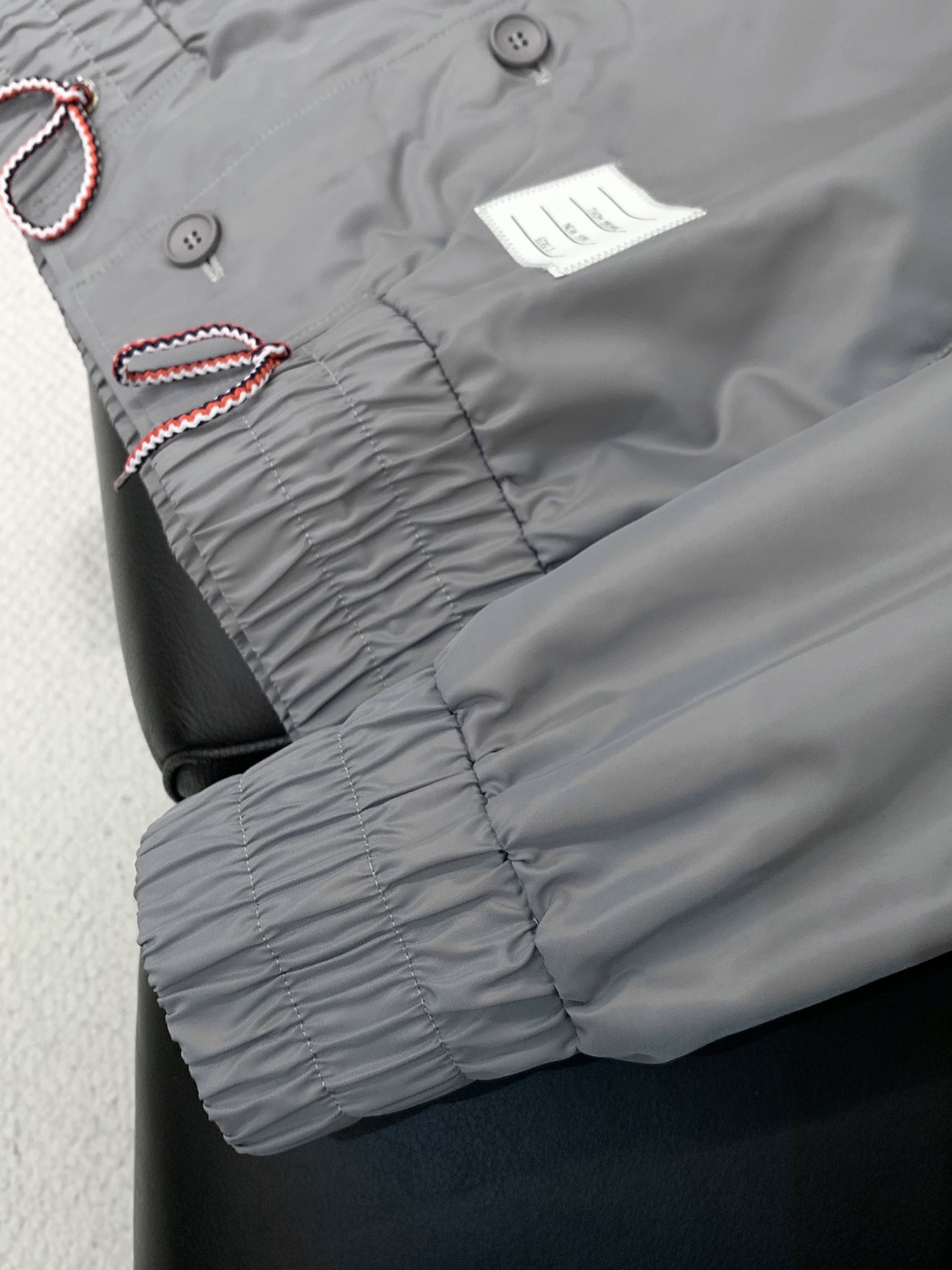 ，Tom Browne 汤姆.布朗，2025秋季最新品，专柜同步有售，原单狠货，时尚休闲夹克外套，上身很