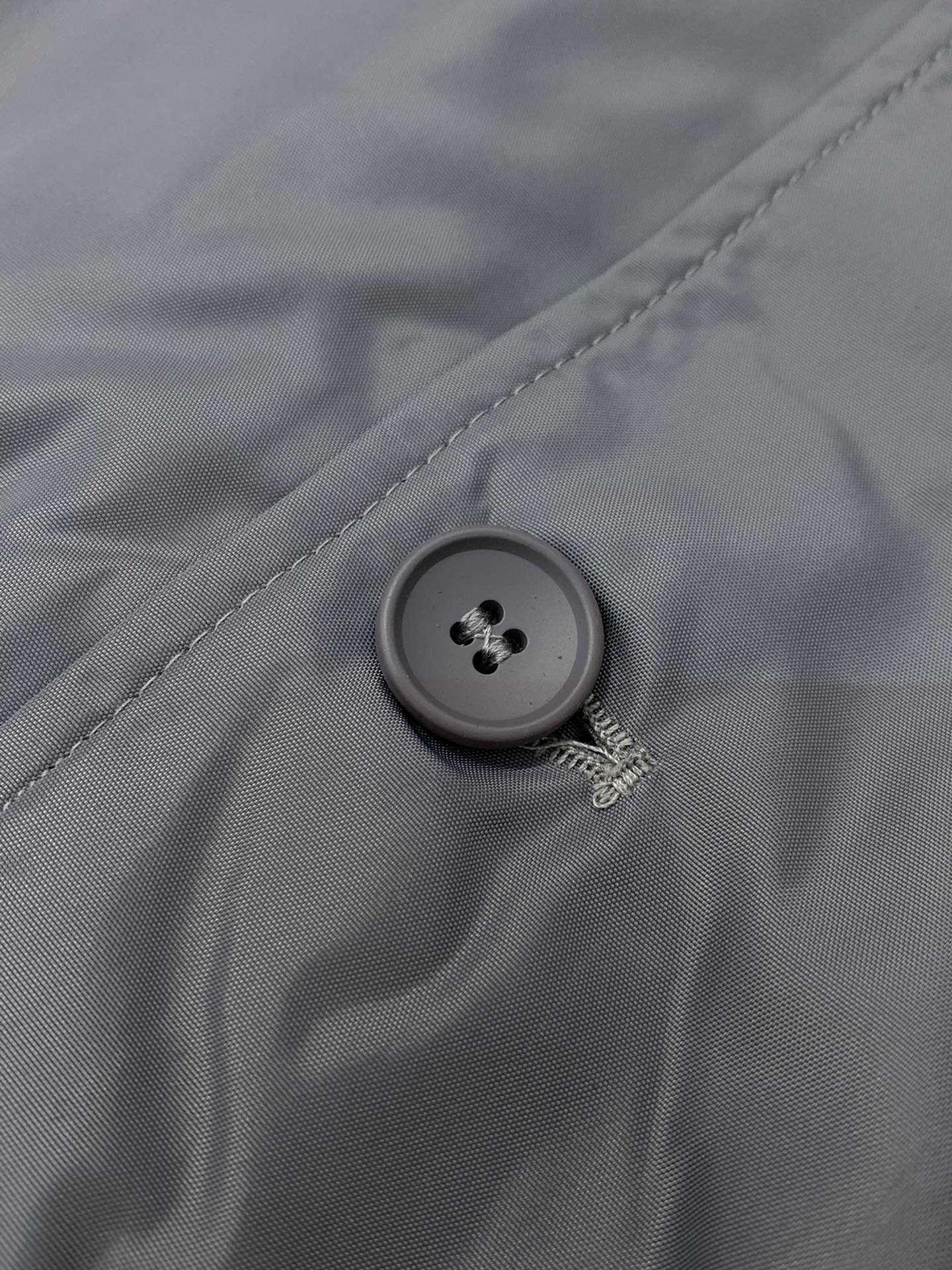 ，Tom Browne 汤姆.布朗，2025秋季最新品，专柜同步有售，原单狠货，时尚休闲夹克外套，上身很