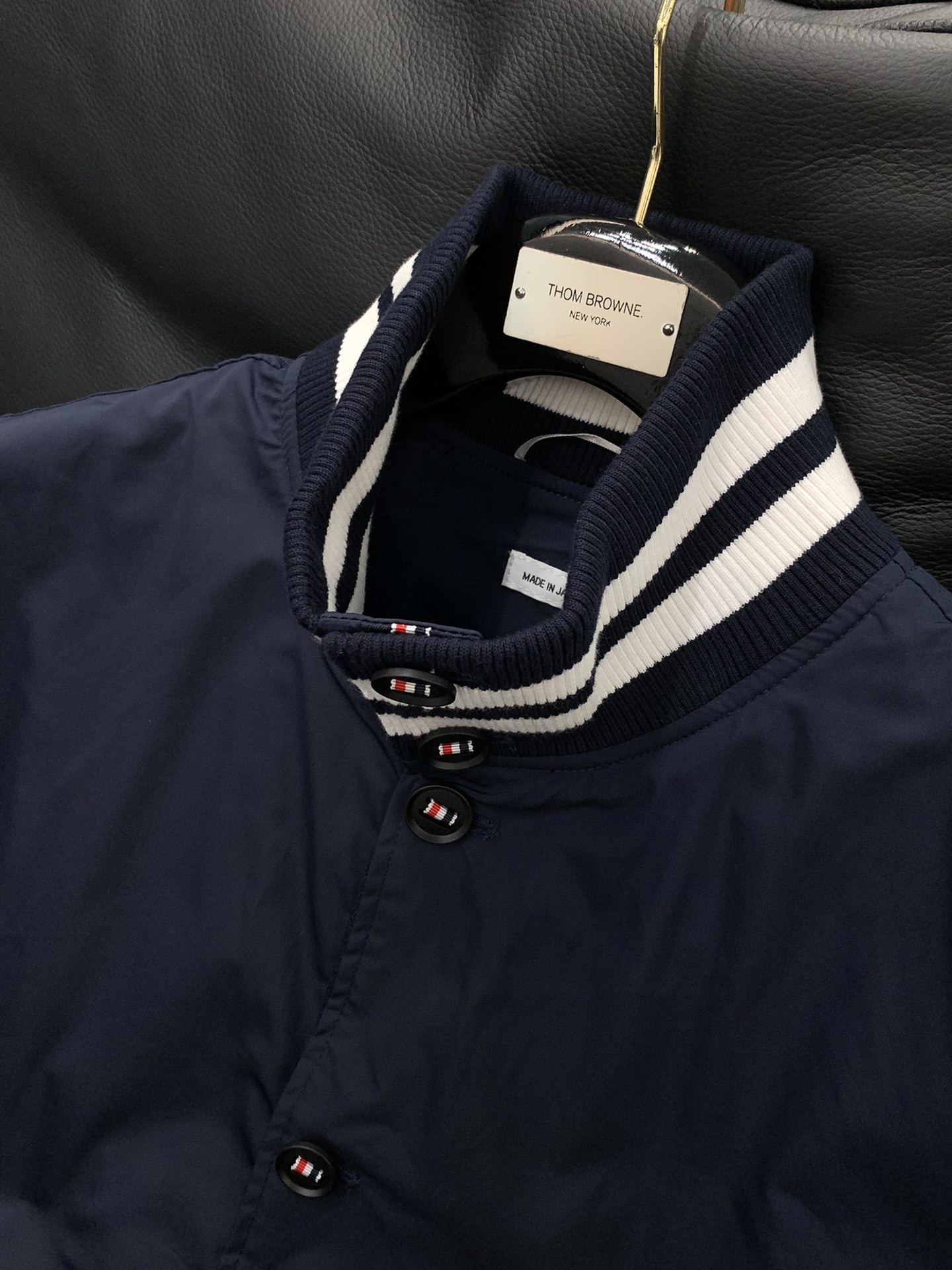 ，Tom Browne 汤姆.布朗，2025秋季最新品，专柜同步有售，原单狠货，时尚休闲夹克外套，上身很