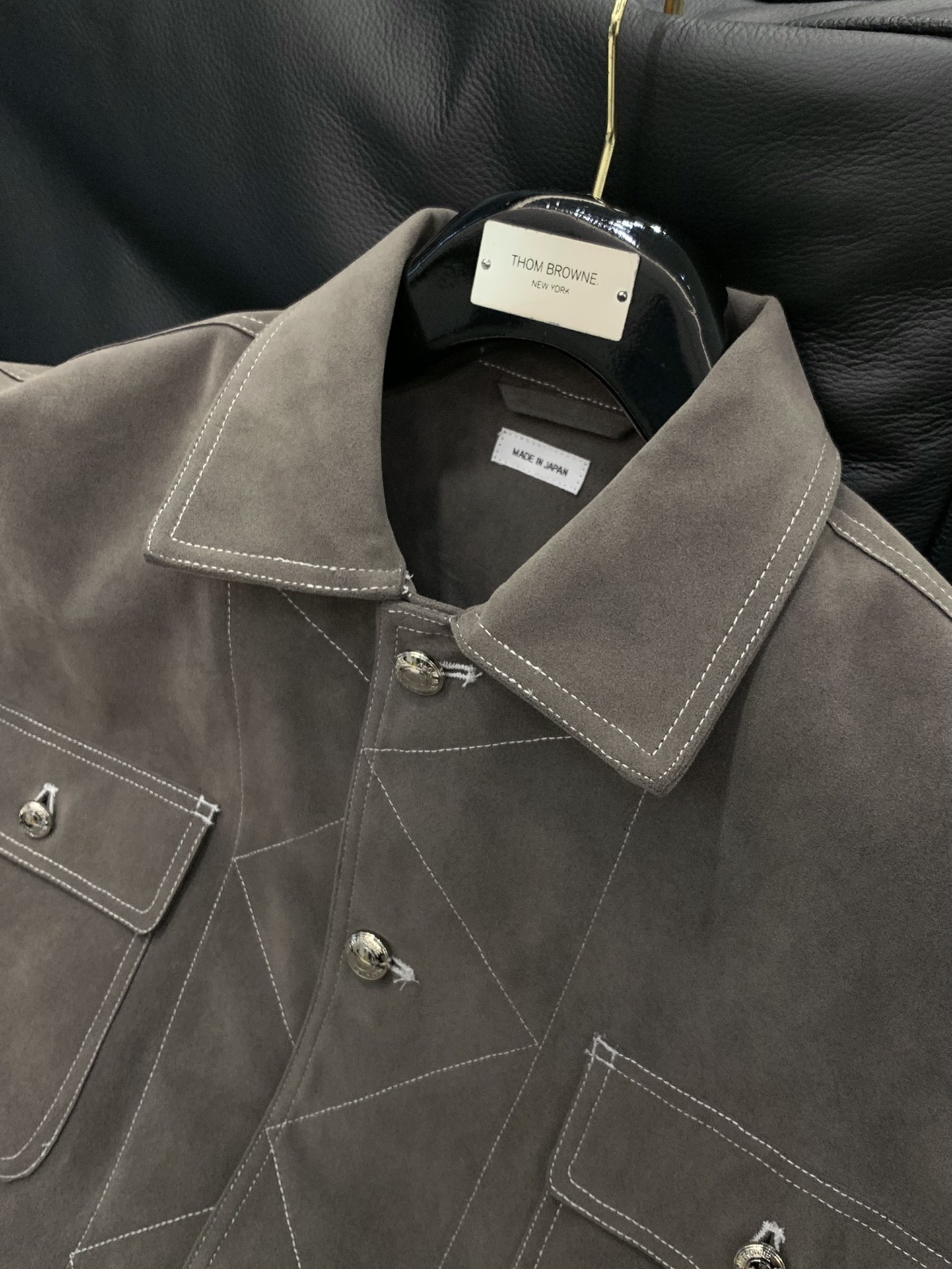 ，Tom Browne 汤姆.布朗，2025秋季最新品，专柜同步有售，原单狠货，时尚休闲翻领外套，上身很