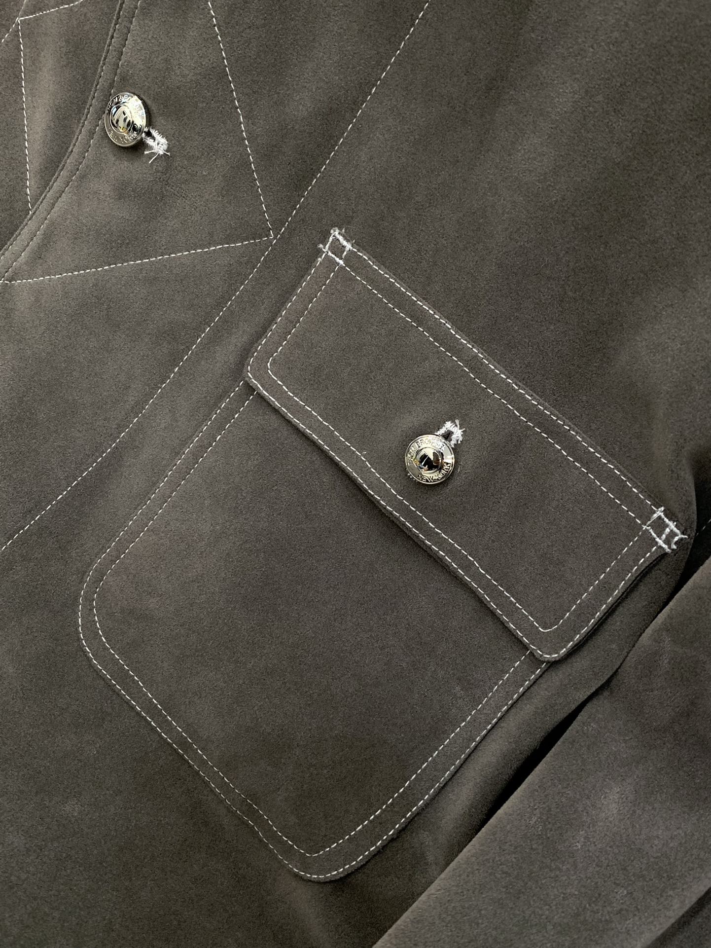 ，Tom Browne 汤姆.布朗，2025秋季最新品，专柜同步有售，原单狠货，时尚休闲翻领外套，上身很