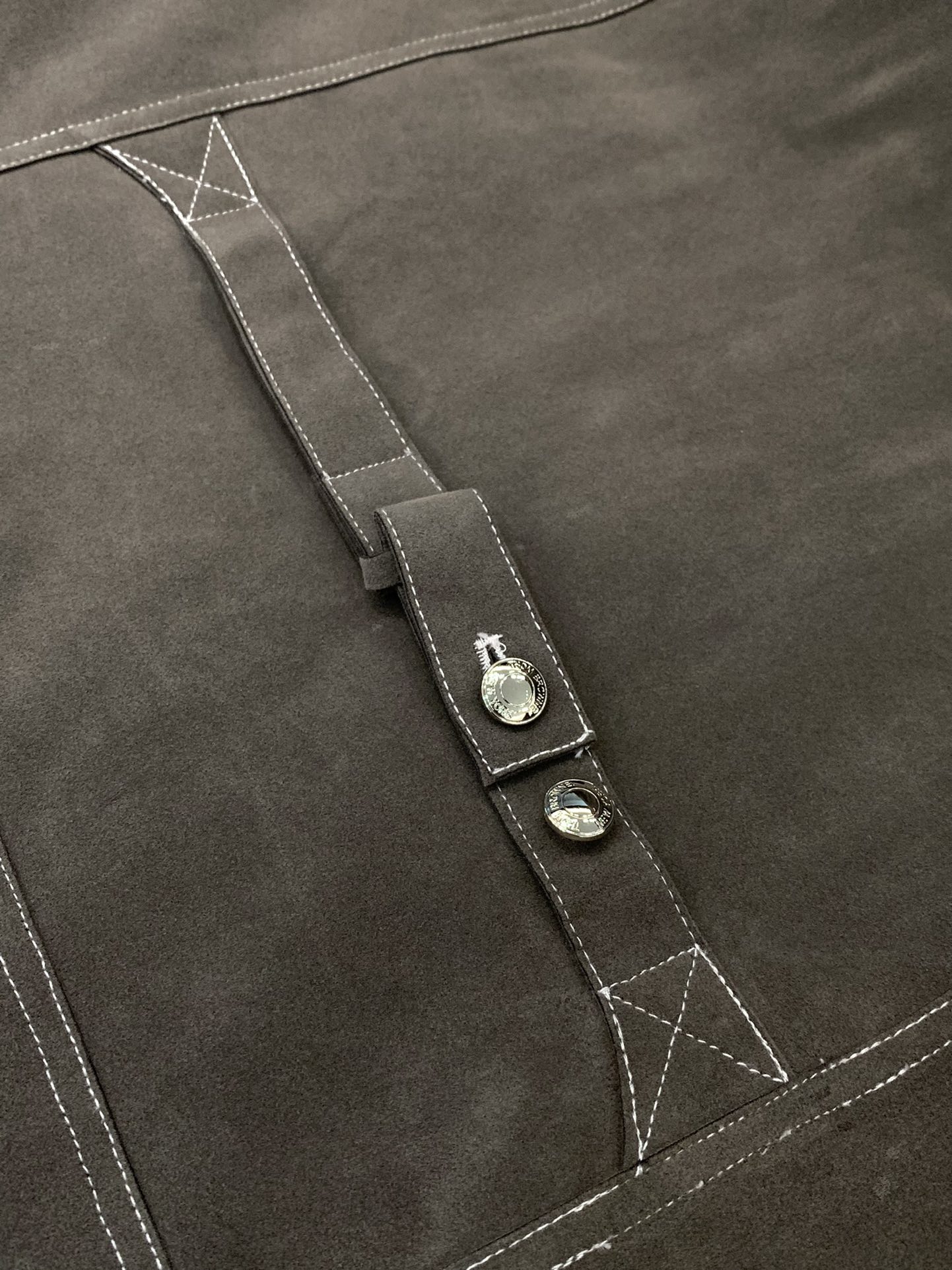 ，Tom Browne 汤姆.布朗，2025秋季最新品，专柜同步有售，原单狠货，时尚休闲翻领外套，上身很