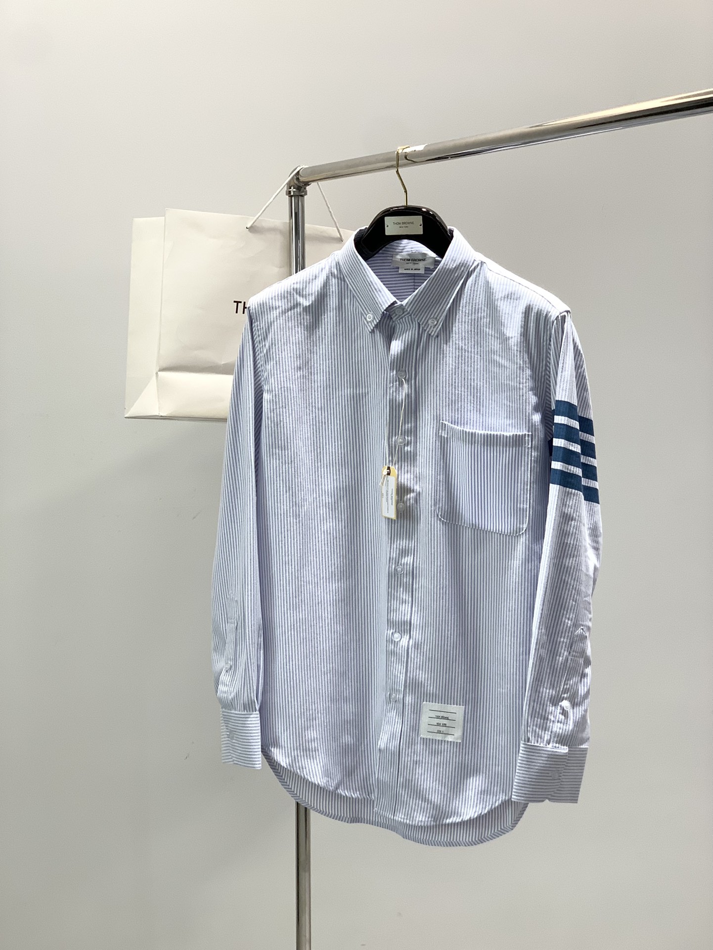 ，Tom Browne 汤姆.布朗，2025秋季最新品，专柜同步有售，原单狠货，时尚休闲长袖衬衫，上身很
