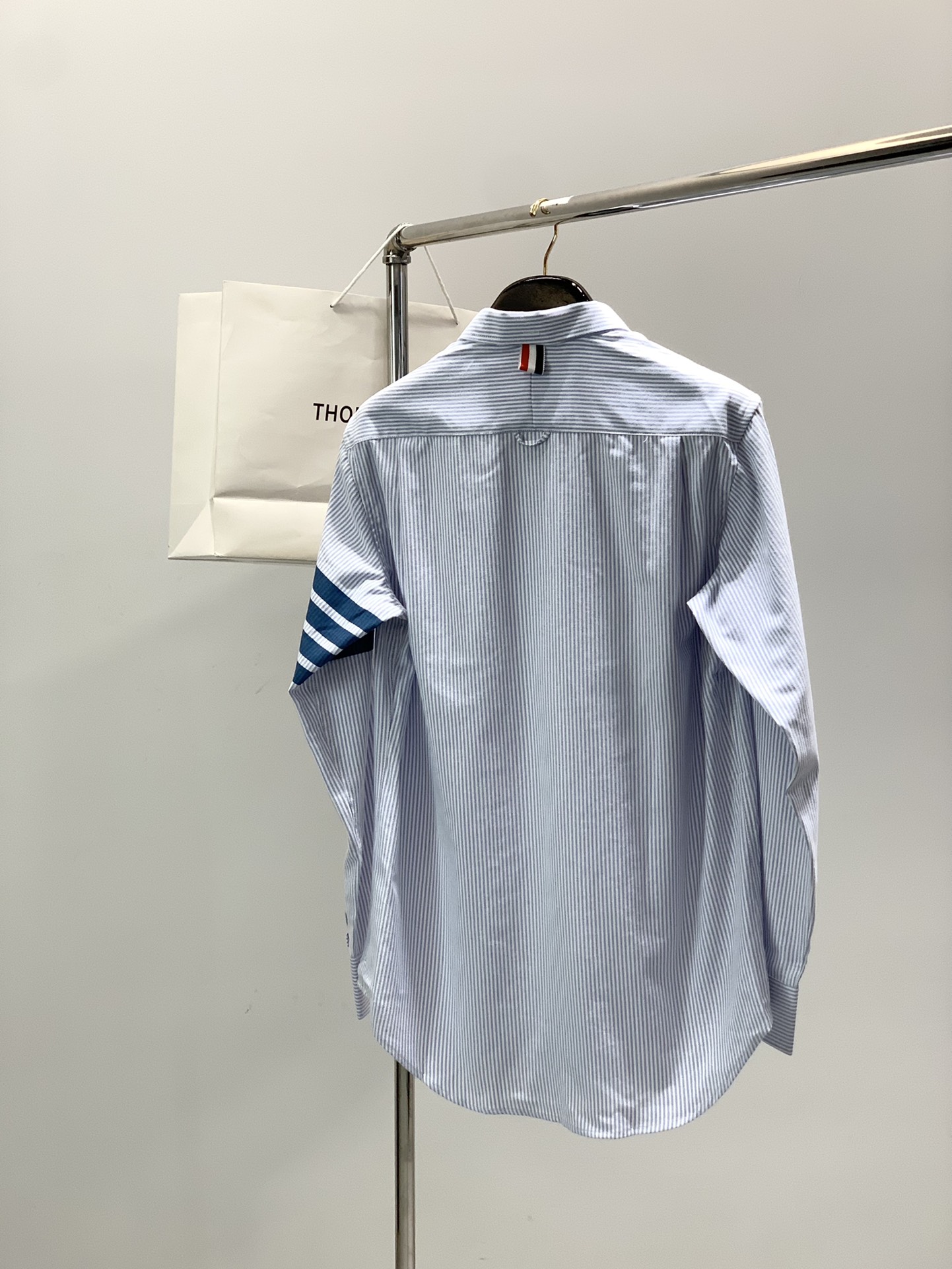 ，Tom Browne 汤姆.布朗，2025秋季最新品，专柜同步有售，原单狠货，时尚休闲长袖衬衫，上身很