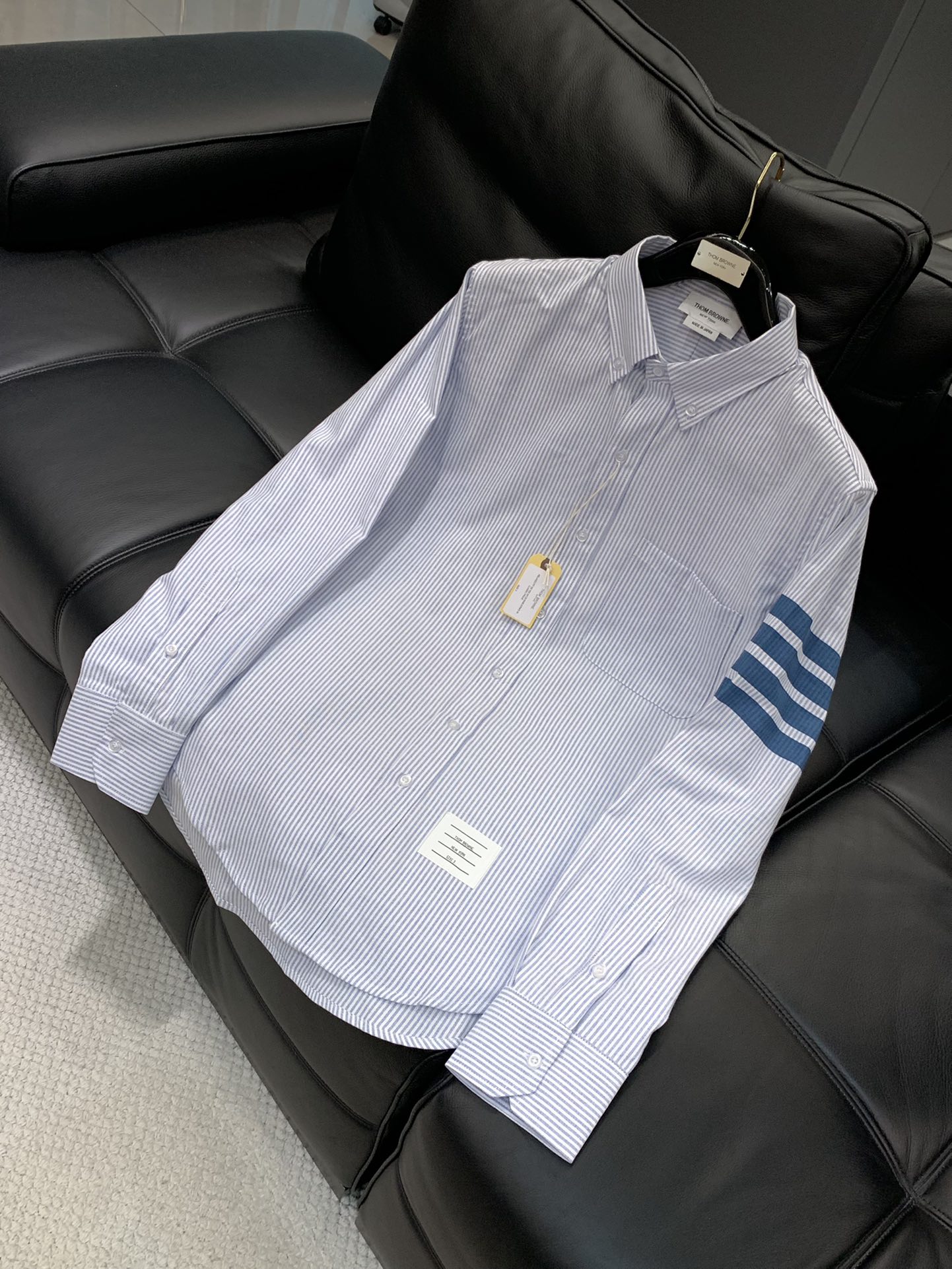 ，Tom Browne 汤姆.布朗，2025秋季最新品，专柜同步有售，原单狠货，时尚休闲长袖衬衫，上身很