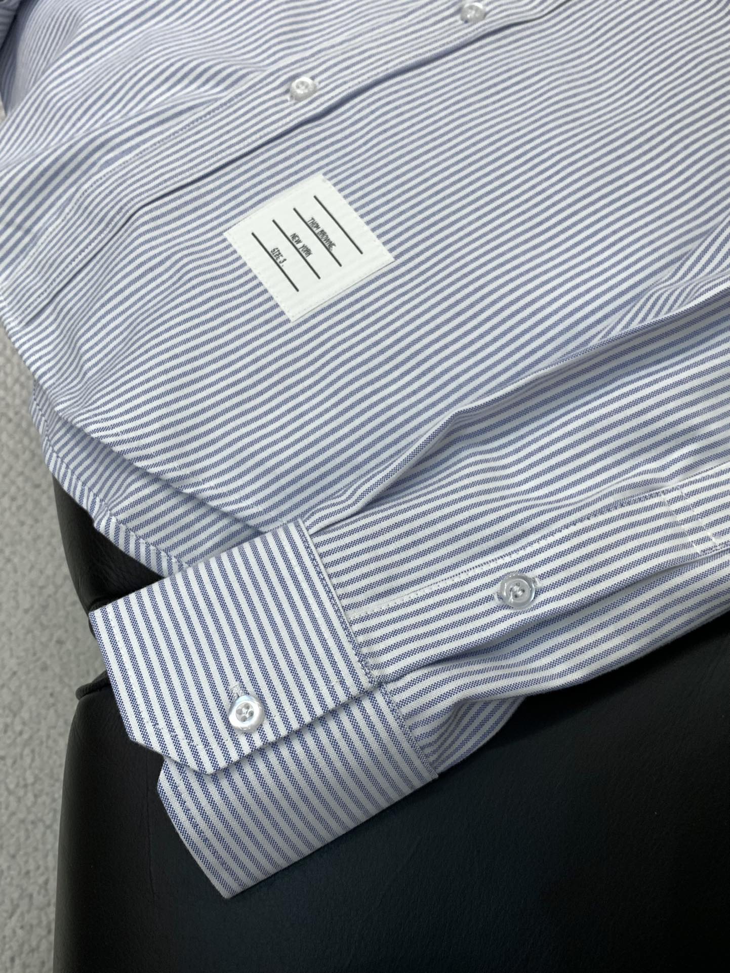 ，Tom Browne 汤姆.布朗，2025秋季最新品，专柜同步有售，原单狠货，时尚休闲长袖衬衫，上身很