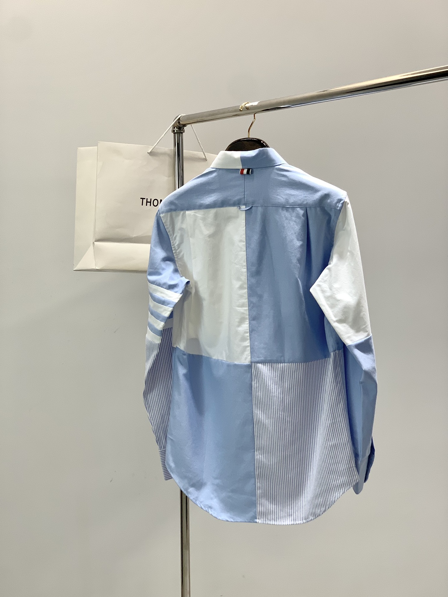，Tom Browne 汤姆.布朗，2025秋季最新品，专柜同步有售，原单狠货，时尚休闲长袖衬衫，上身很