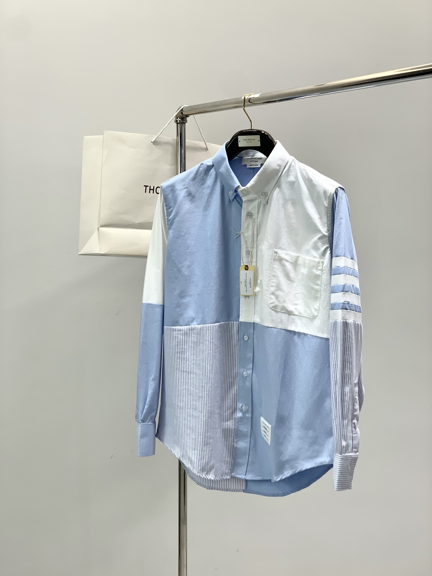 ，Tom Browne 汤姆.布朗，2025秋季最新品，专柜同步有售，原单狠货，时尚休闲长袖衬衫，上身很