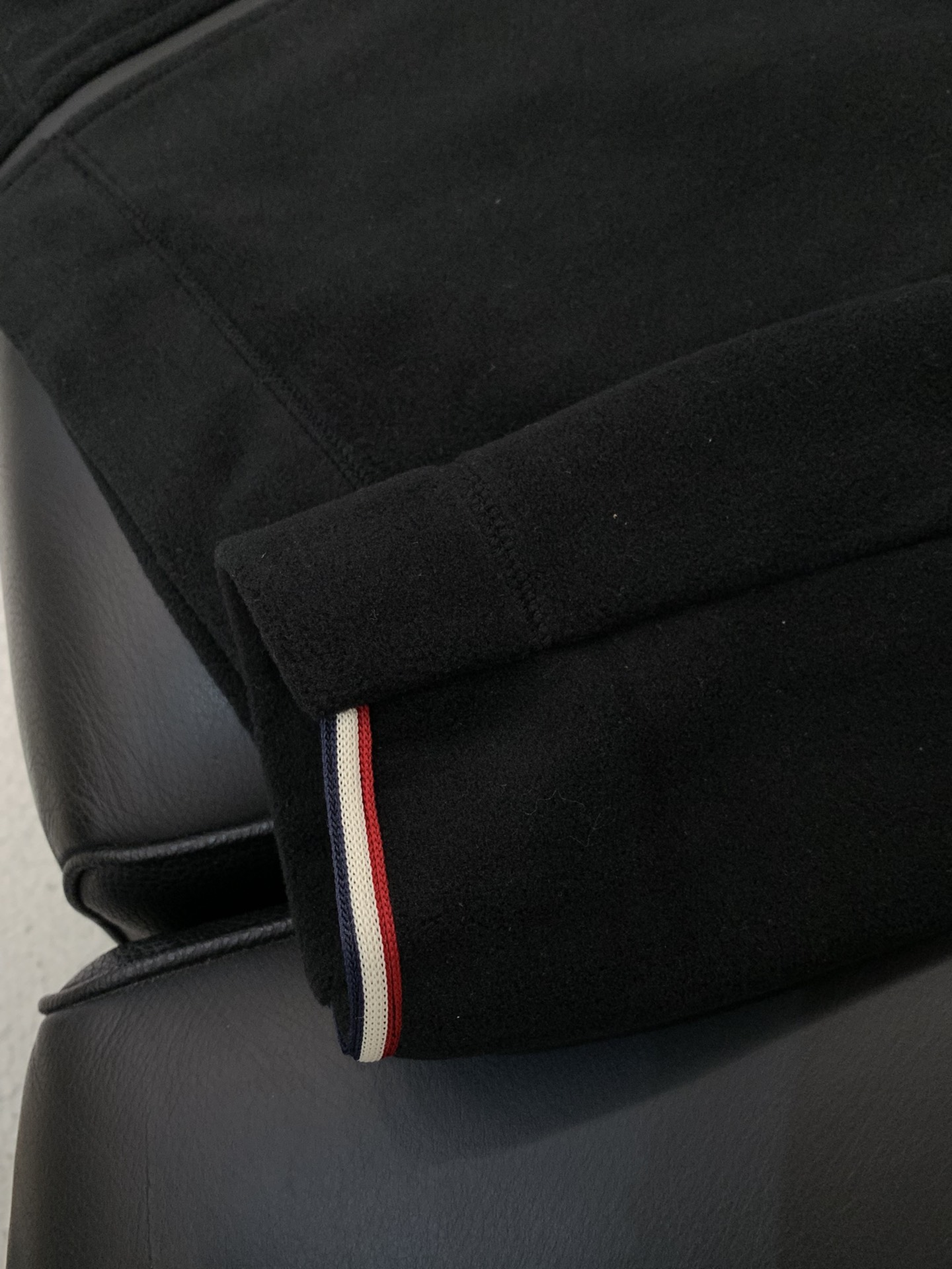 ，蒙口 2025秋冬🆕Mon*ler 时尚工装贴布拼接抓绒立领夹克外套 高标准的户外夹克剪裁体系,简约时