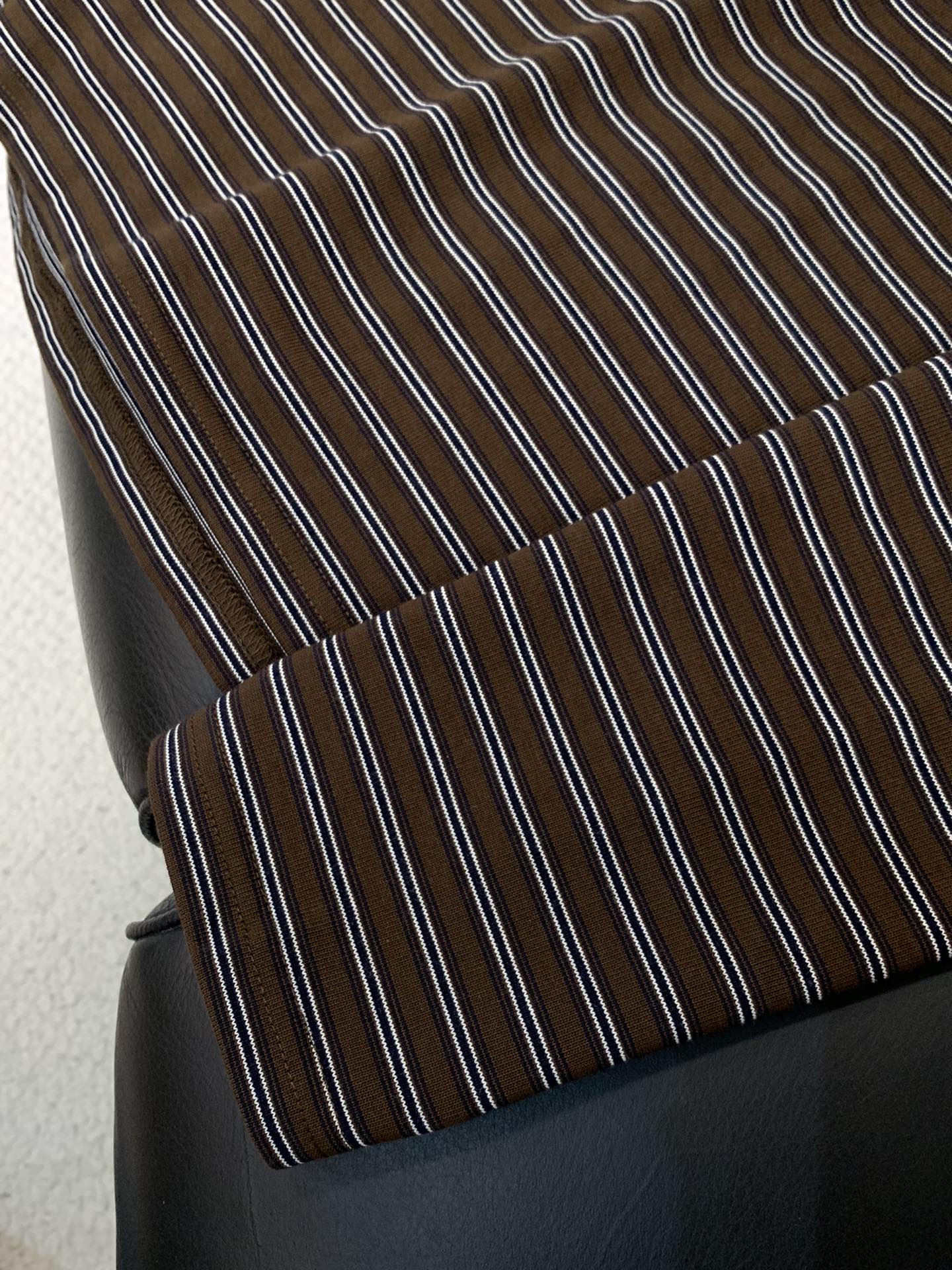 ，罗意威翻领条纹咖啡色长袖材质 棉尺码M L XLM肩宽42胸围102衣长72L肩43袖长67胸围106