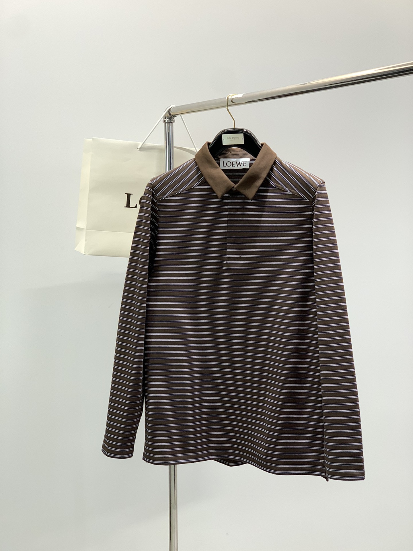 ，罗意威翻领条纹咖啡色长袖材质 棉尺码M L XLM肩宽42胸围102衣长72L肩43袖长67胸围106