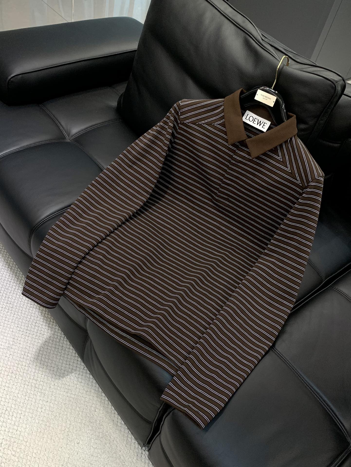 ，罗意威翻领条纹咖啡色长袖材质 棉尺码M L XLM肩宽42胸围102衣长72L肩43袖长67胸围106