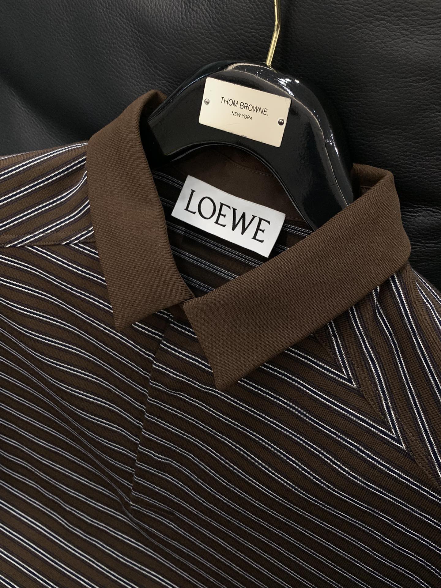 ，罗意威翻领条纹咖啡色长袖材质 棉尺码M L XLM肩宽42胸围102衣长72L肩43袖长67胸围106