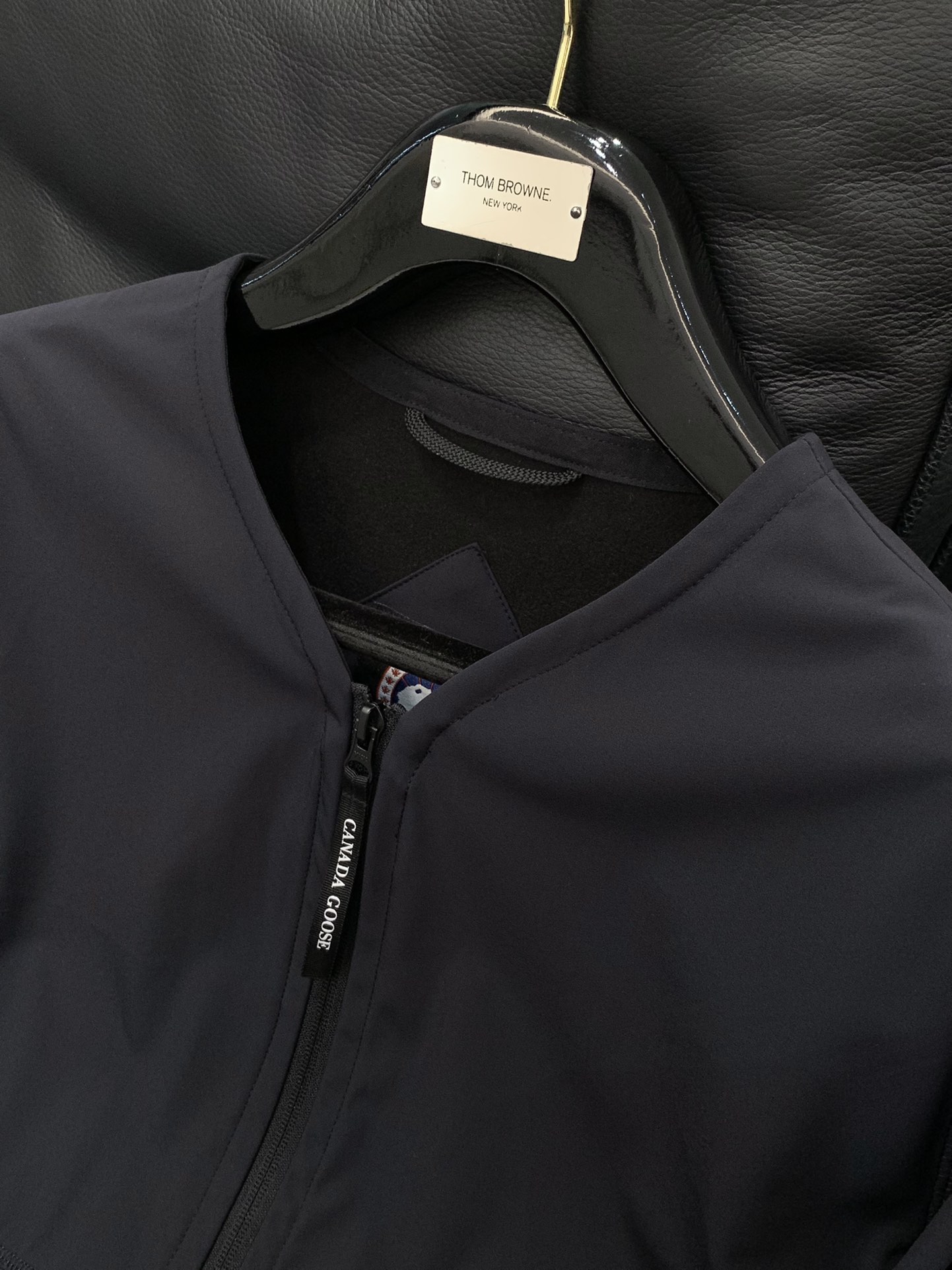 ，加拿大鹅 Moreau 男士黑标全拉链软壳夹克…保暖舒适全功能设计，内穿 外穿都非常非常好看的！！！ 