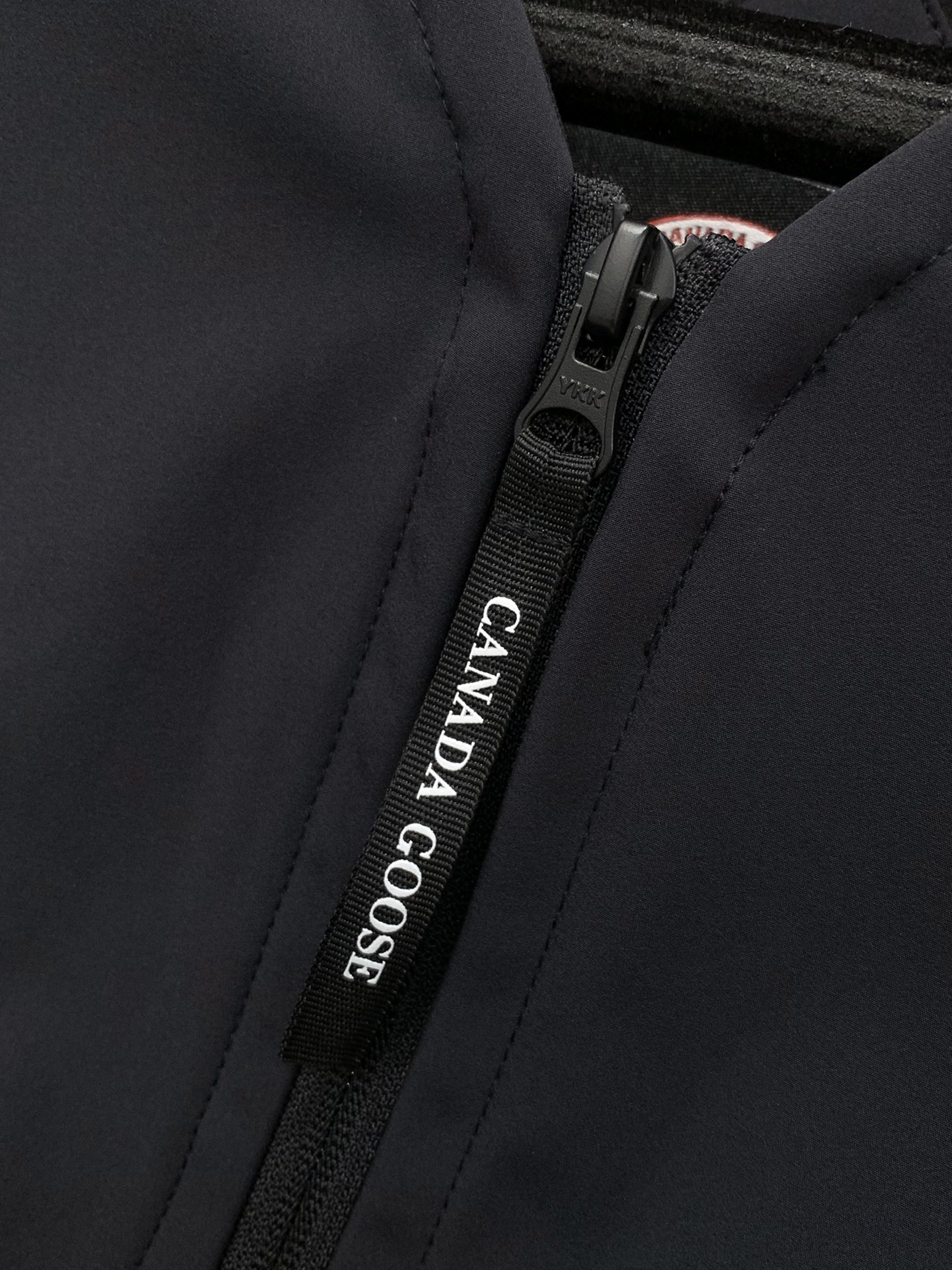 ，加拿大鹅 Moreau 男士黑标全拉链软壳夹克…保暖舒适全功能设计，内穿 外穿都非常非常好看的！！！ 