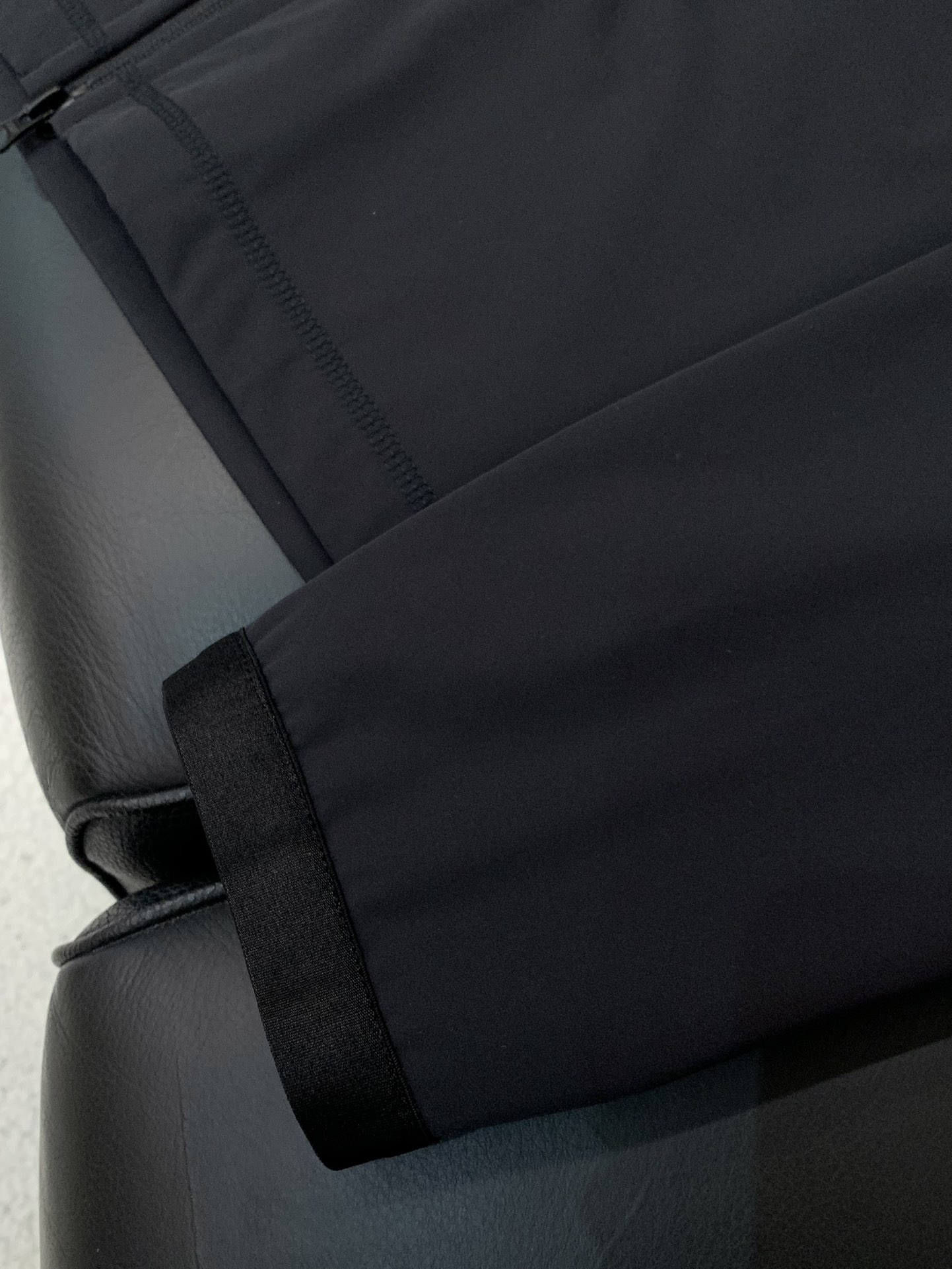 ，加拿大鹅 Moreau 男士黑标全拉链软壳夹克…保暖舒适全功能设计，内穿 外穿都非常非常好看的！！！ 