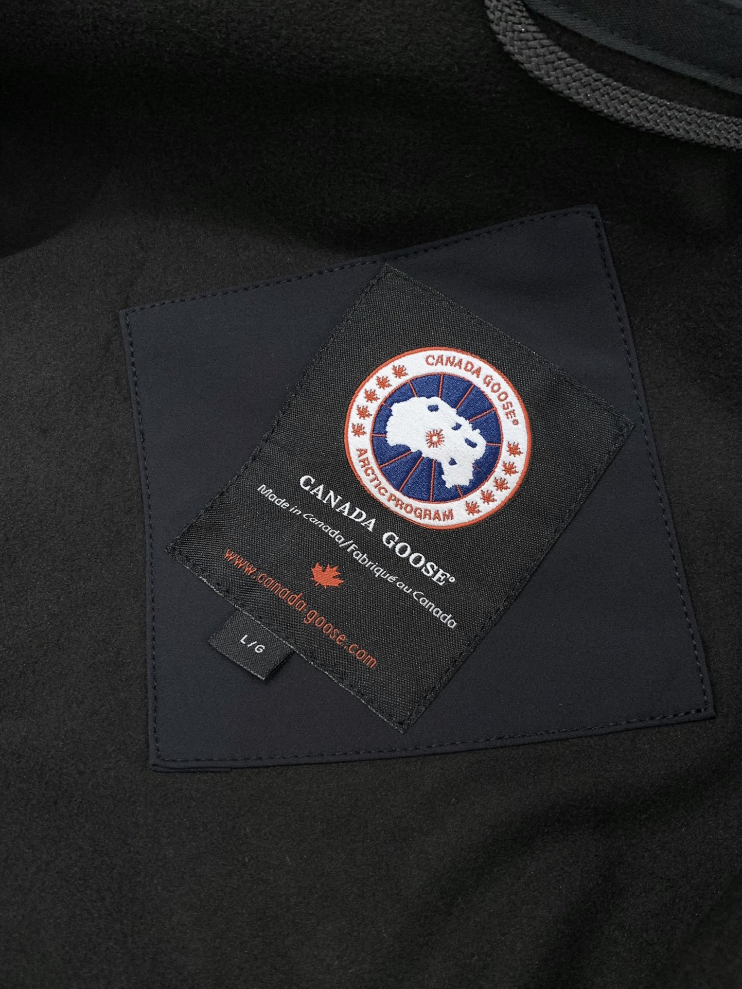 ，加拿大鹅 Moreau 男士黑标全拉链软壳夹克…保暖舒适全功能设计，内穿 外穿都非常非常好看的！！！ 