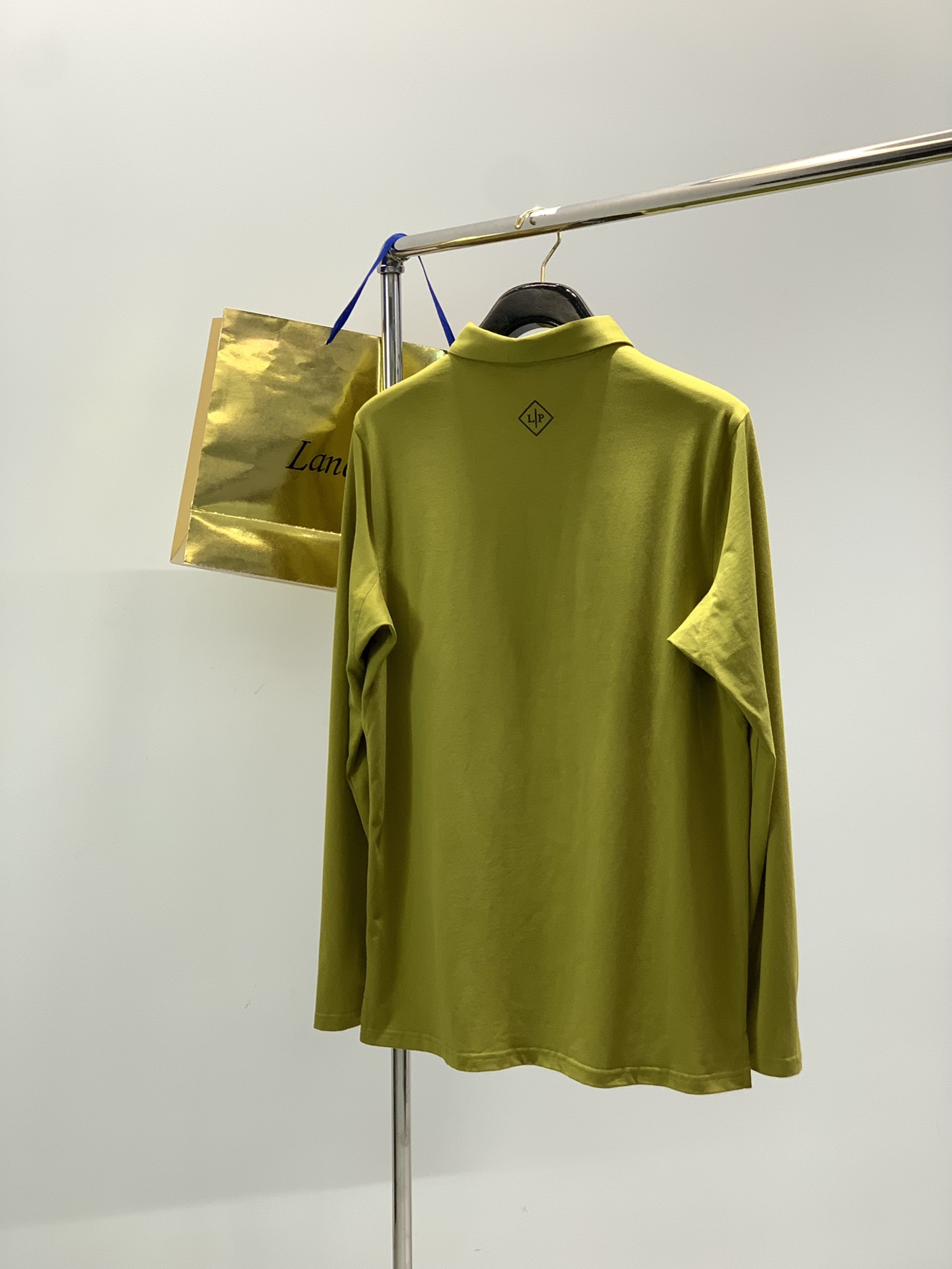 ，lp🆕翻领长袖材质 棉尺码M L XLM肩宽42胸围102衣长72L肩43袖长67胸围106衣长74 