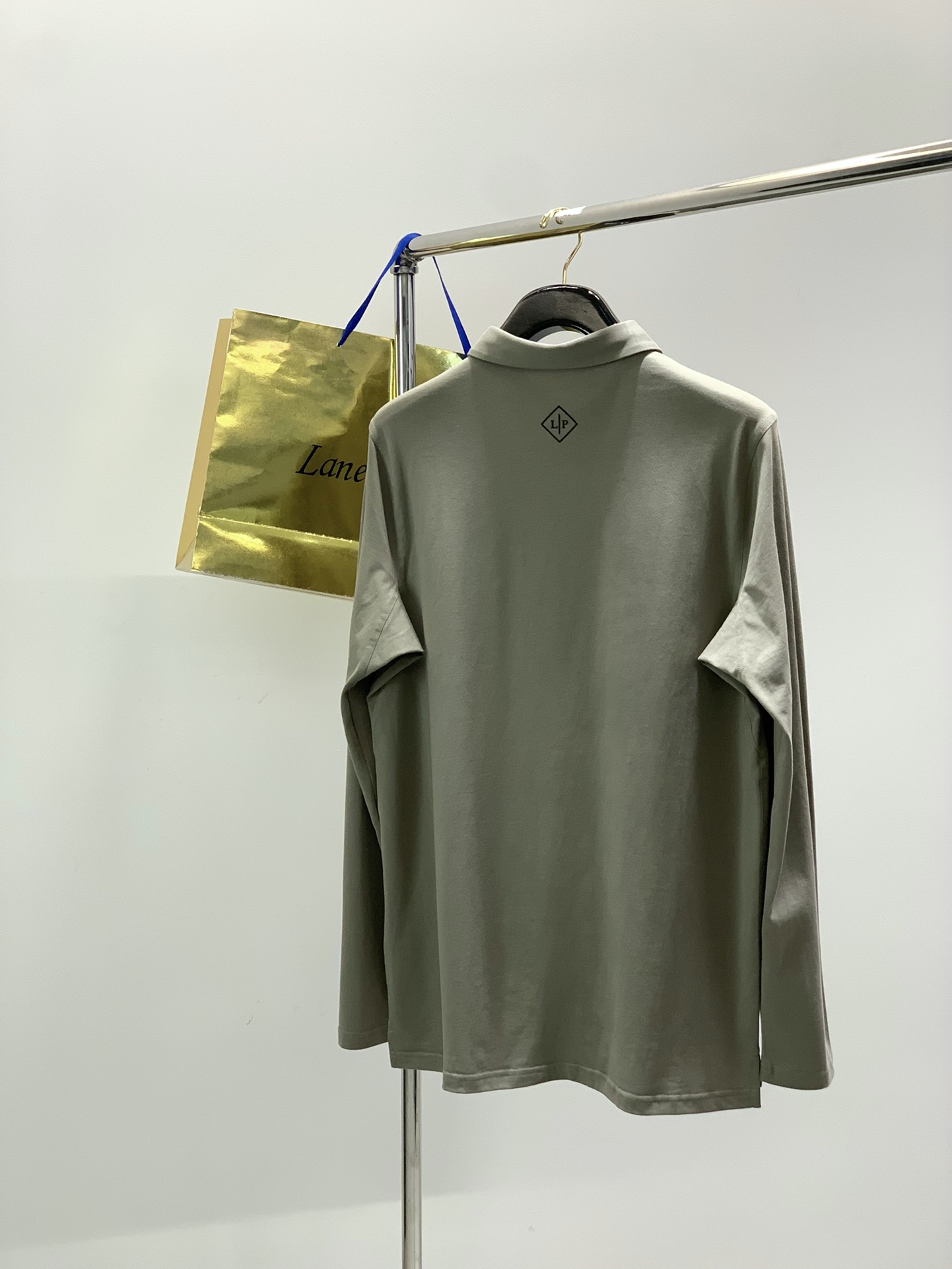 ，lp🆕翻领长袖材质 棉尺码M L XLM肩宽42胸围102衣长72L肩43袖长67胸围106衣长74 