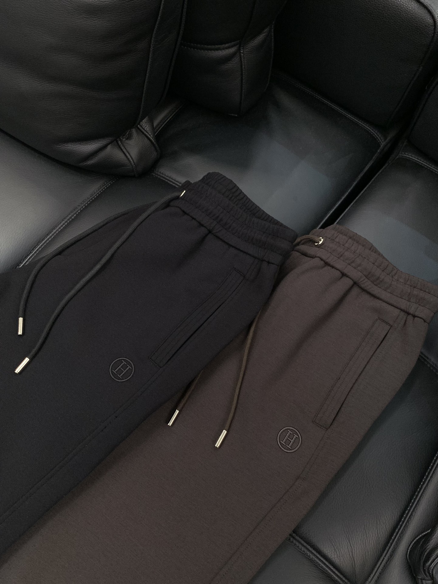 ，爱马仕 更把舒服做到极致……H爱马复合面料，卫裤里的牛货，品牌立体设计！！！ 双层复合混纺莫代尔棉羊毛