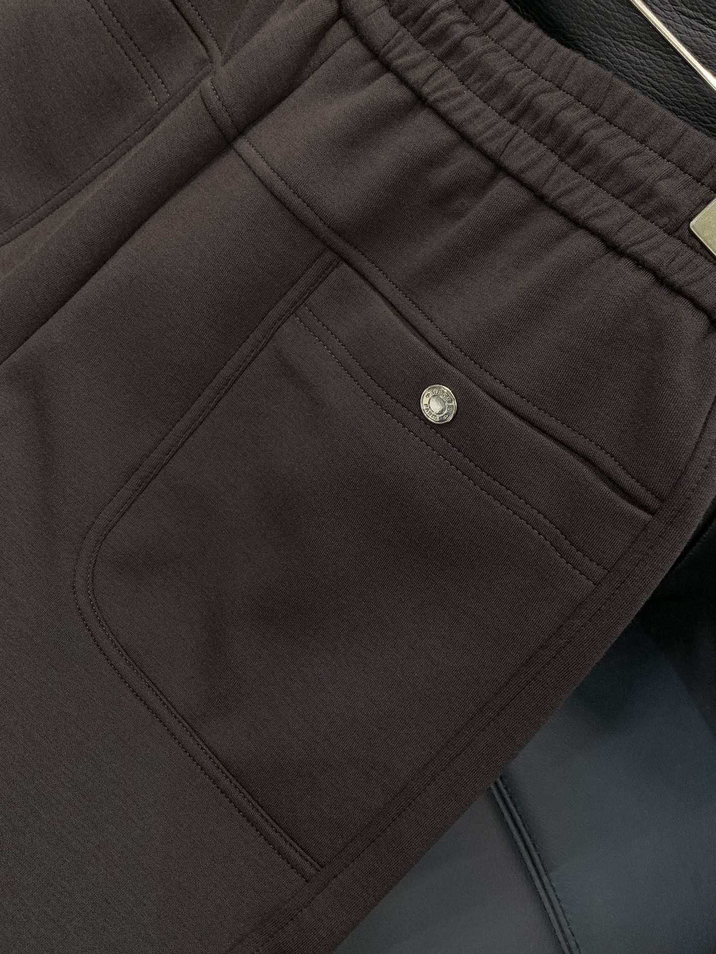 ，爱马仕 更把舒服做到极致……H爱马复合面料，卫裤里的牛货，品牌立体设计！！！ 双层复合混纺莫代尔棉羊毛