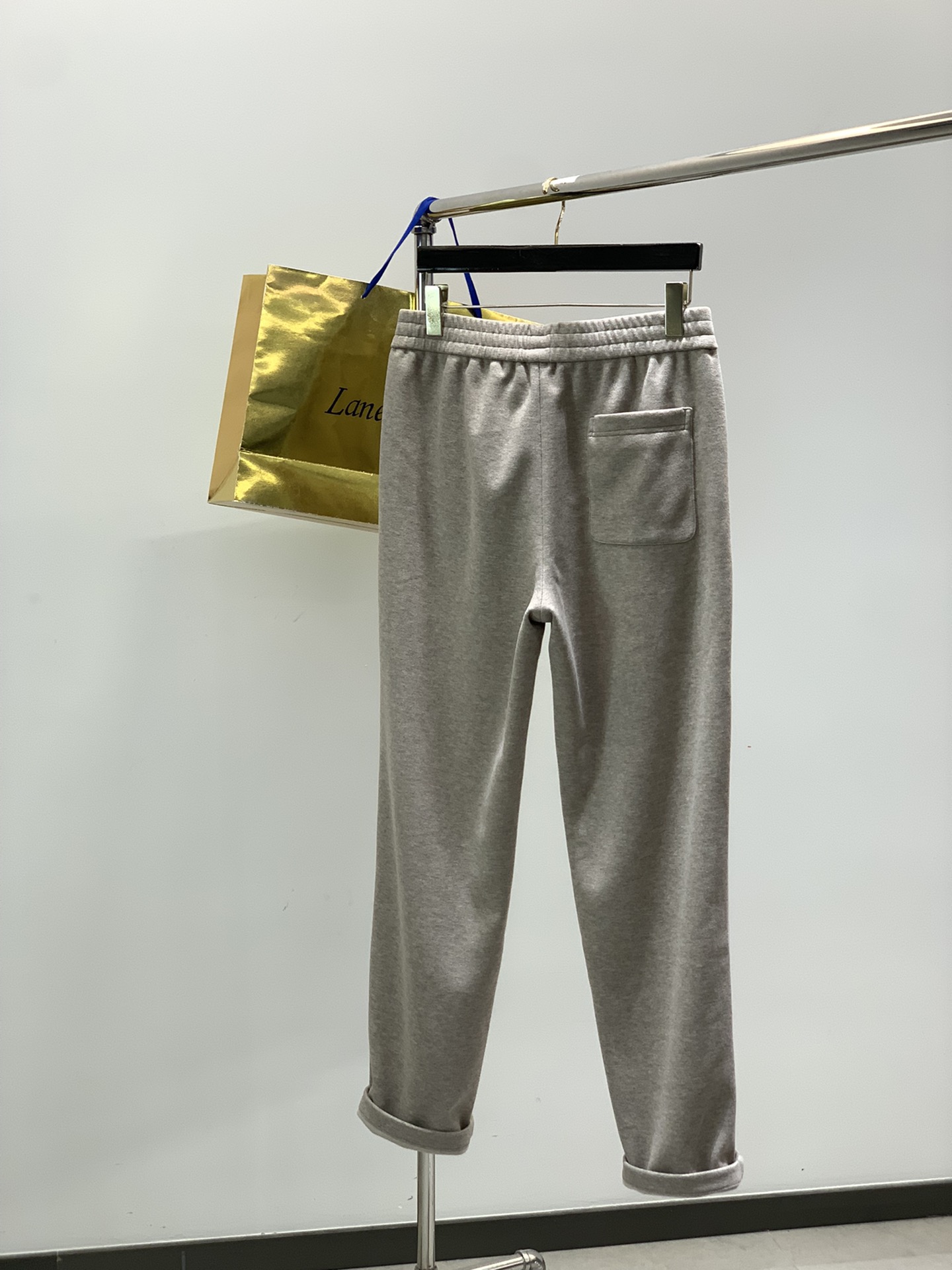 ，lp🆕 抽绳羊毛休闲裤时尚系列，独特设计，抽绳休闲长裤 订纱开始订染和订纺。国内某大厂出口日本 和供应