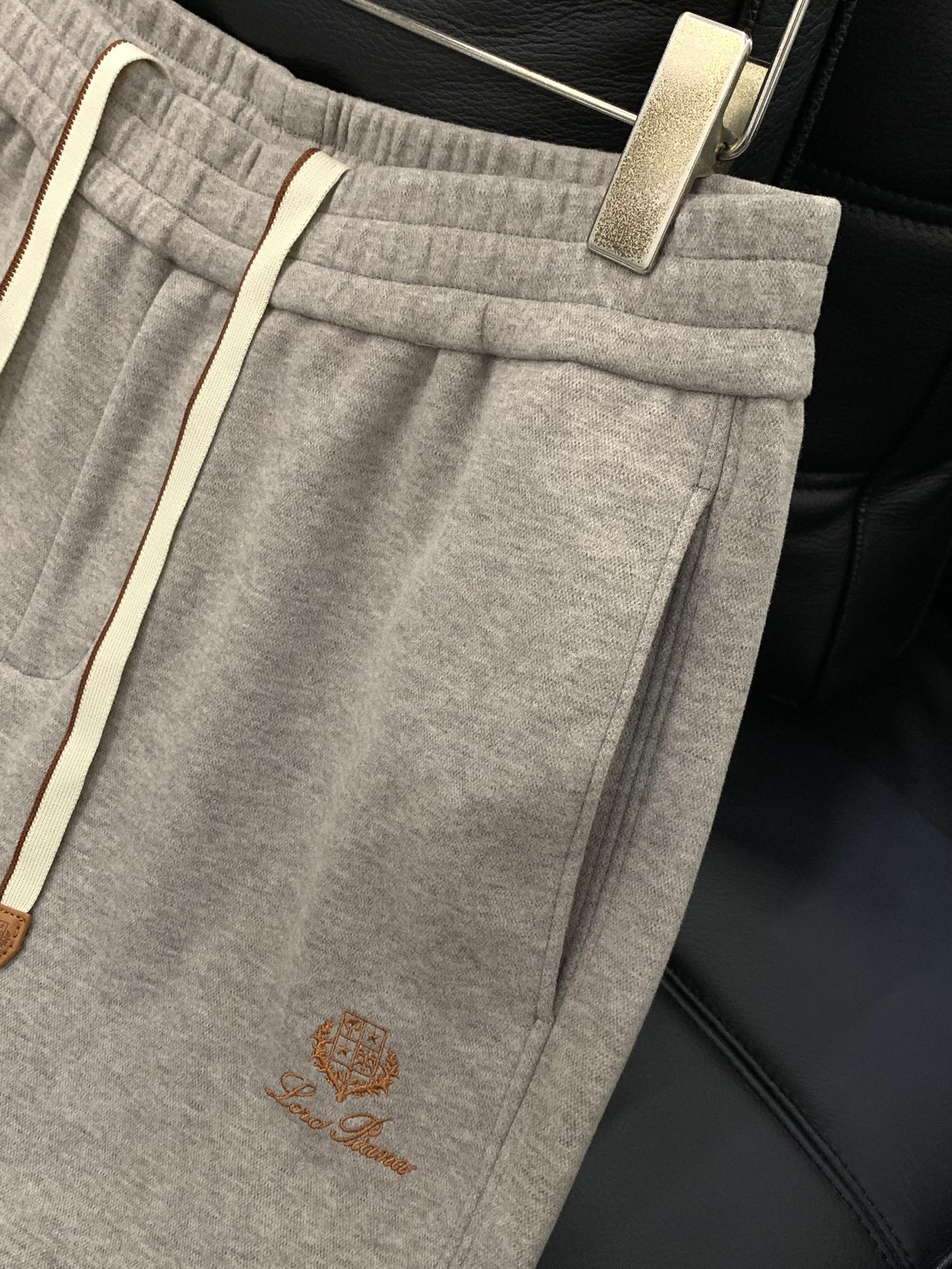 ，lp🆕 抽绳羊毛休闲裤时尚系列，独特设计，抽绳休闲长裤 订纱开始订染和订纺。国内某大厂出口日本 和供应