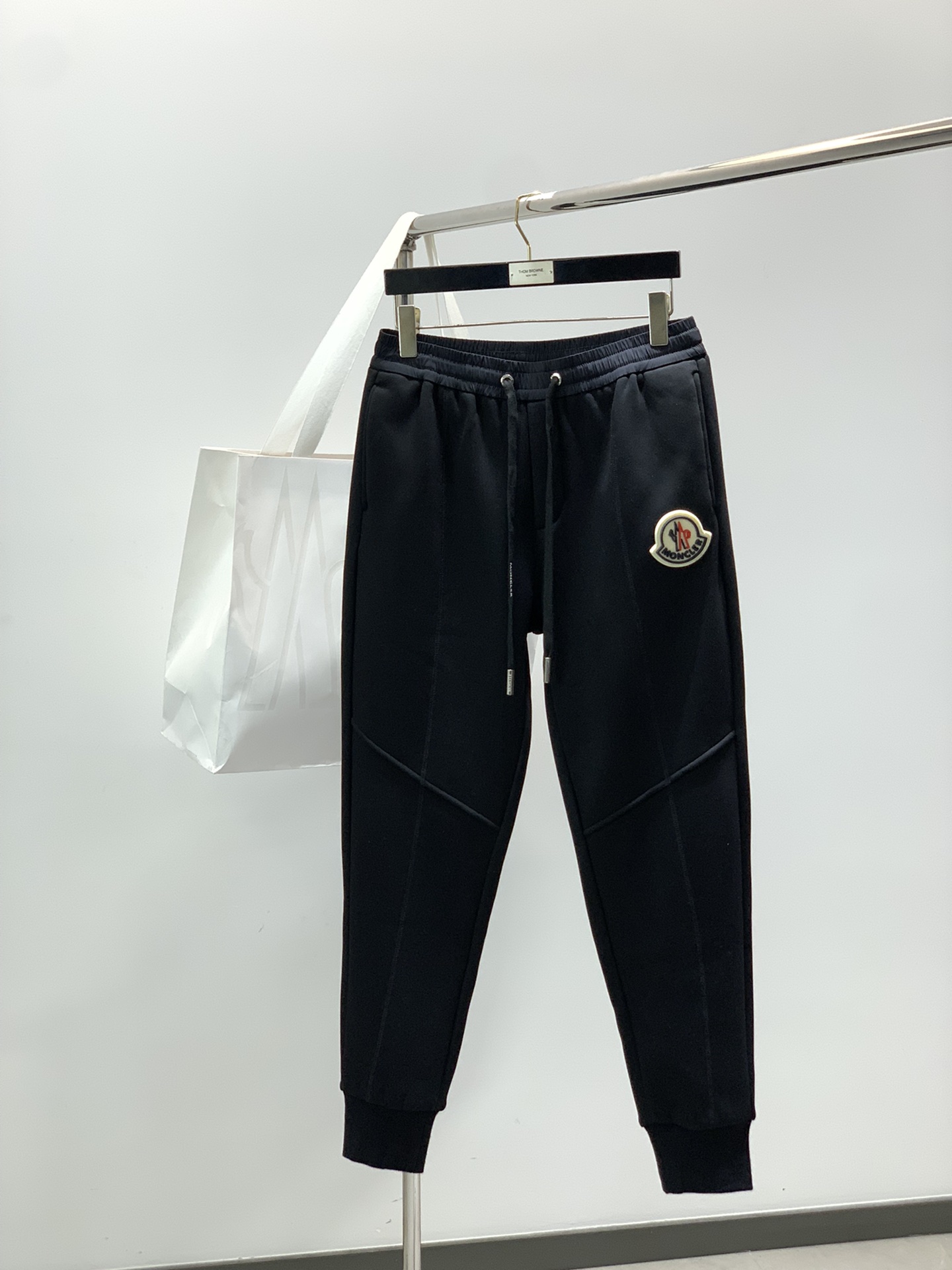 ，Moncler 蒙口，2025冬季最新品，专柜同步有售，原单狠货，时尚休闲➕绒长裤，采用进口原版面料，