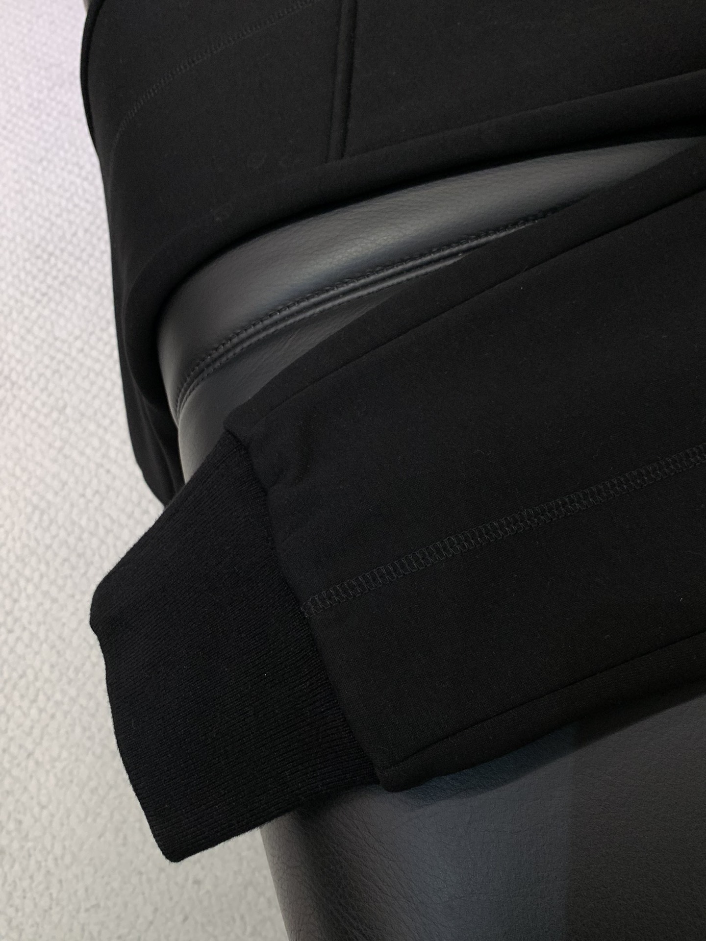 ，Moncler 蒙口，2025冬季最新品，专柜同步有售，原单狠货，时尚休闲➕绒长裤，采用进口原版面料，