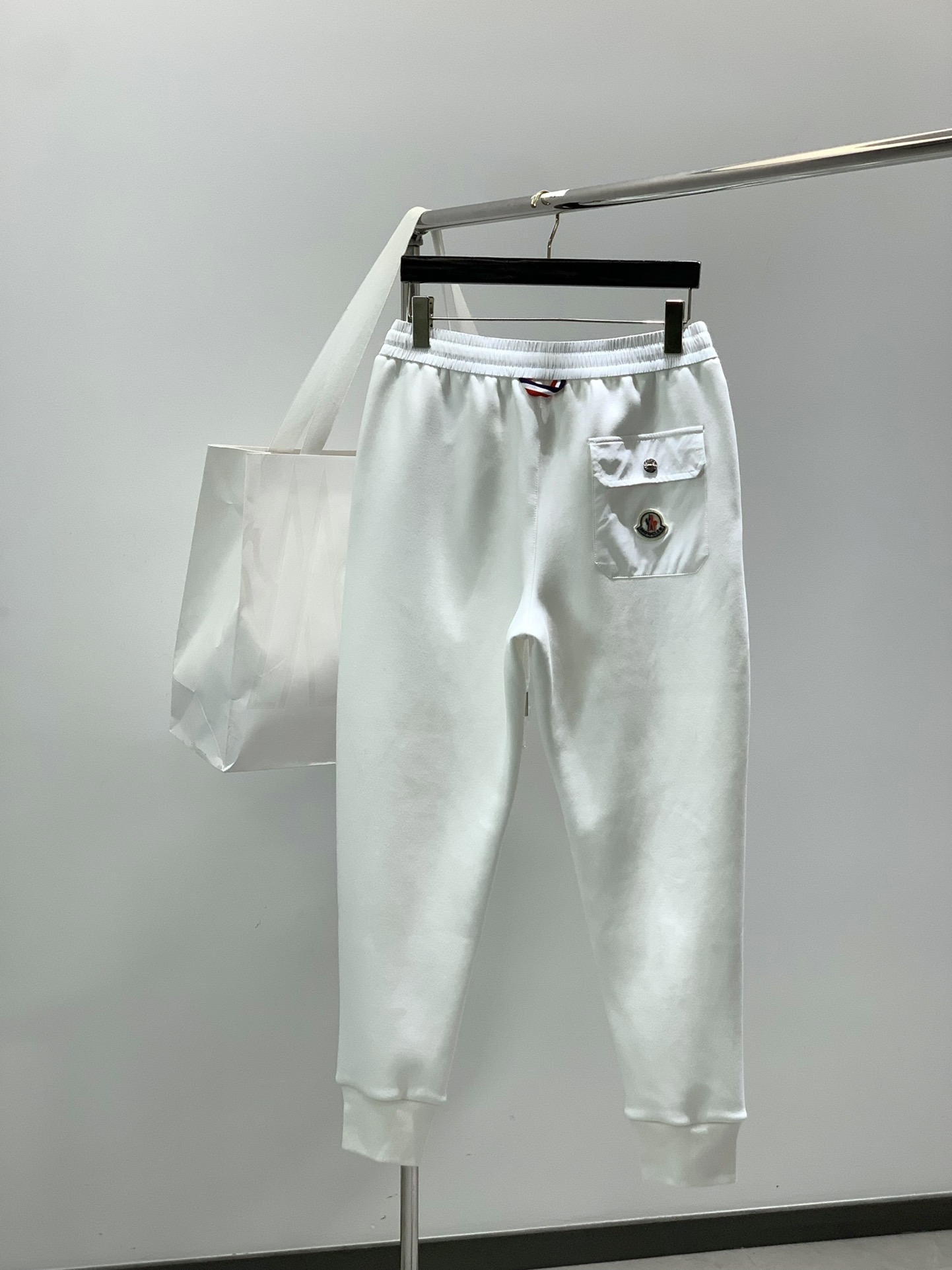 ，Moncler 蒙口，2025冬季最新品，专柜同步有售，原单狠货，时尚休闲➕绒长裤，采用进口原版面料，