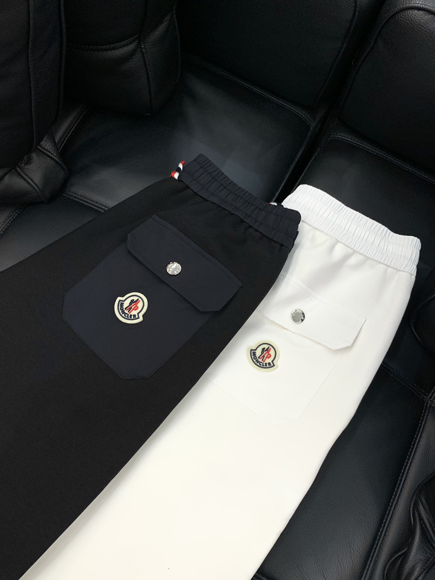 ，Moncler 蒙口，2025冬季最新品，专柜同步有售，原单狠货，时尚休闲➕绒长裤，采用进口原版面料，