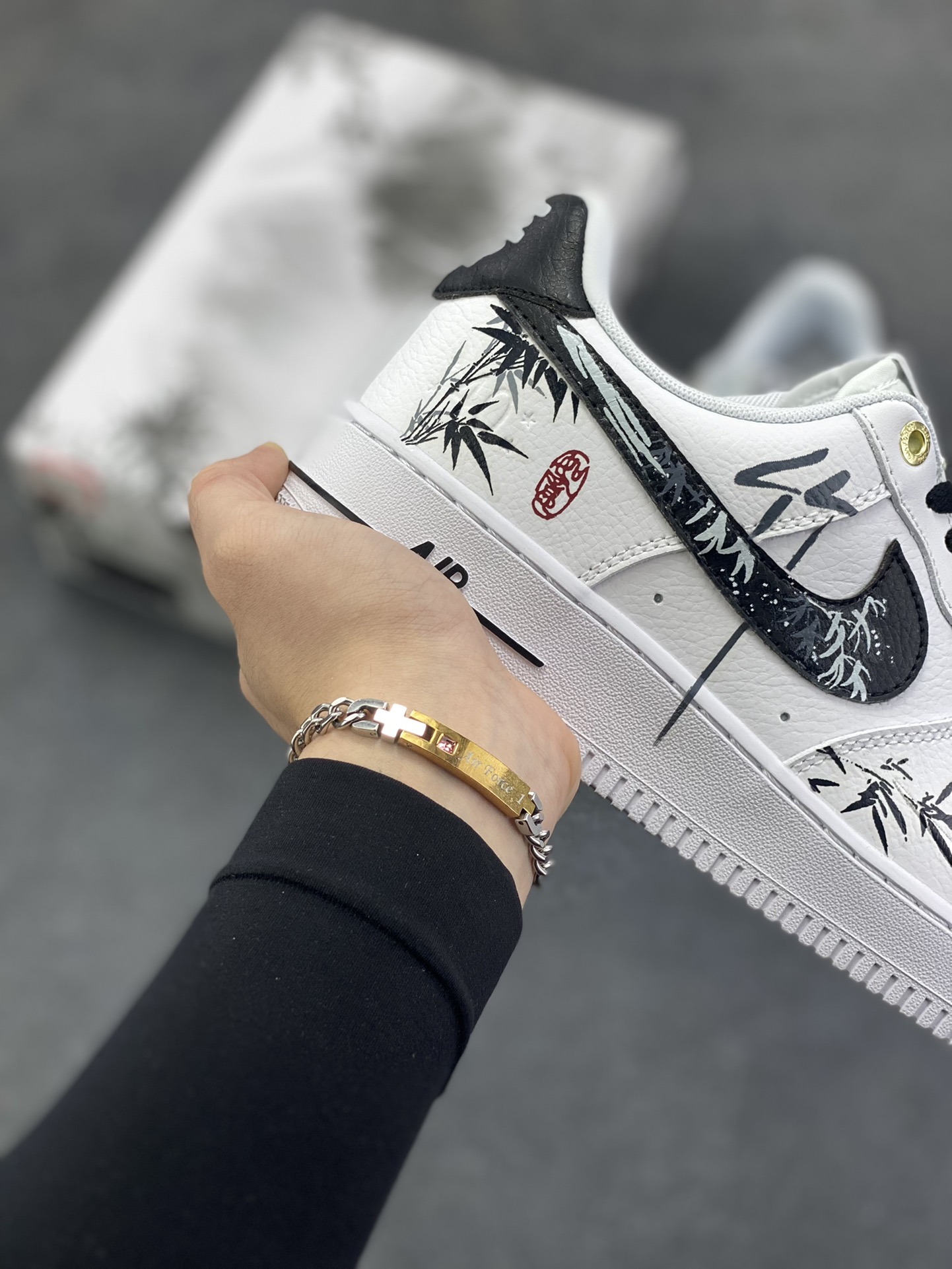图片[6]-Nike Air Force 1 Low 07 水墨竹叶 白黑 原楦头原纸板 打造纯正低帮空军版型 专注外贸渠道 全掌内置蜂窝气垫 原盒配件 原厂中底钢印、拉帮完美 货号：DQ7658-100 尺码：36 36.5 37.5 38 38.5 39 40 40.5 41 42 42.5 43 44 44.5 45-选品中心