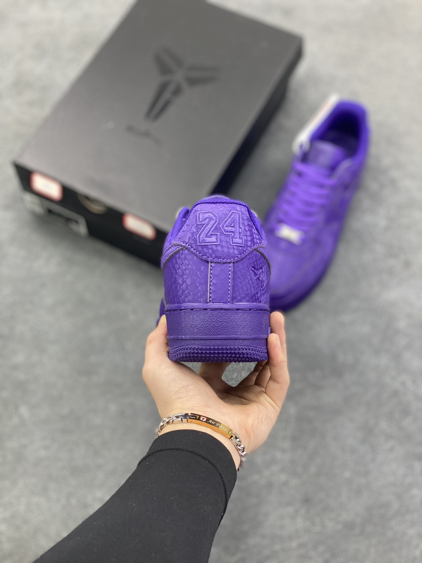 图片[4]-Nike Air Force 1 Low 科比 空军一号低帮运动休闲板鞋 原楦头原纸板 打造纯正空军版型 专注外贸渠道 全掌内置蜂窝气垫 原盒配件 原厂中底钢印、拉帮完美 货号：IB0018-500 尺码：36 36.5 37.5 38 38.5 39 40 40.5 41 42 42.5 43 44 44.5 45-选品中心