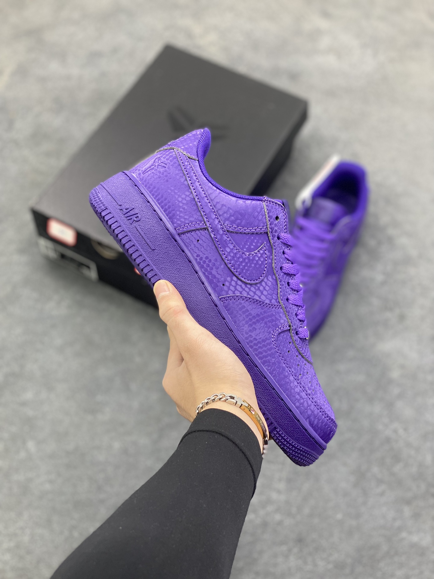 Nike Air Force 1 Low 科比 空军一号低帮运动休闲板鞋 原楦头原纸板 打造纯正空军版型 专注外贸渠道 全掌内置蜂窝气垫 原盒配件 原厂中底钢印、拉帮完美 货号：IB0018-500 尺码：36 36.5 37.5 38 38.5 39 40 40.5 41 42 42.5 43 44 44.5 45-选品中心