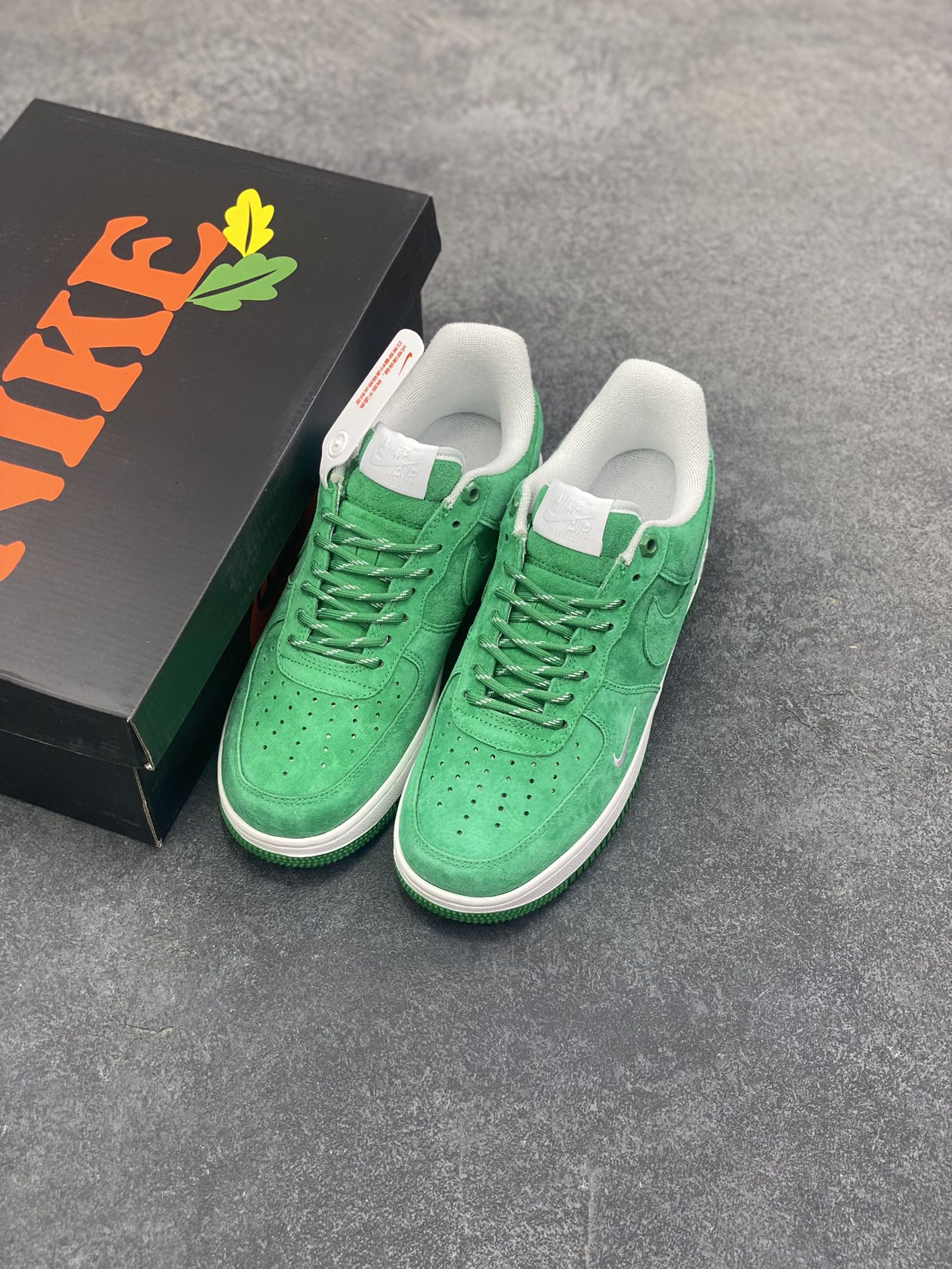 图片[8]-Nike Air Force 1 \’07 Low “头层猪八拼接” 空军一号 高端定制 低帮 运动鞋 休闲鞋 折边针车 工艺难度大 原楦头原纸板 原装鞋盒 定制五金配件 内置全掌气垫 原厂鞋底 货号：DY9867-004 尺码：36 36.5 37.5 38 38.5 39 40 40.5 41 42 42.5 43 44 44.5 45-选品中心