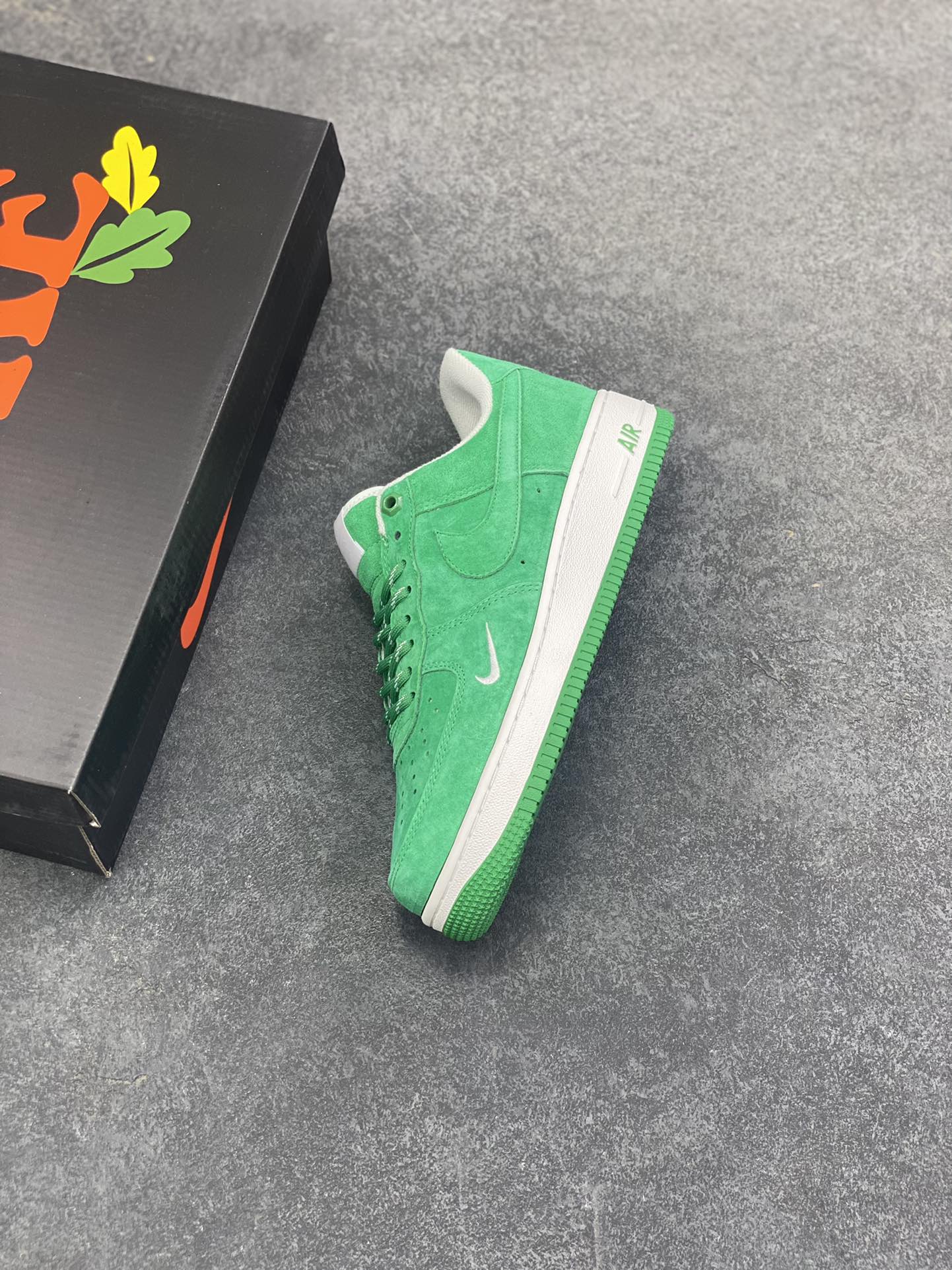 图片[7]-Nike Air Force 1 \’07 Low “头层猪八拼接” 空军一号 高端定制 低帮 运动鞋 休闲鞋 折边针车 工艺难度大 原楦头原纸板 原装鞋盒 定制五金配件 内置全掌气垫 原厂鞋底 货号：DY9867-004 尺码：36 36.5 37.5 38 38.5 39 40 40.5 41 42 42.5 43 44 44.5 45-选品中心