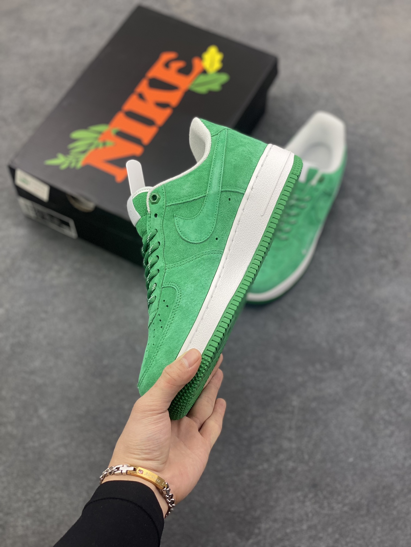 图片[3]-Nike Air Force 1 \’07 Low “头层猪八拼接” 空军一号 高端定制 低帮 运动鞋 休闲鞋 折边针车 工艺难度大 原楦头原纸板 原装鞋盒 定制五金配件 内置全掌气垫 原厂鞋底 货号：DY9867-004 尺码：36 36.5 37.5 38 38.5 39 40 40.5 41 42 42.5 43 44 44.5 45-选品中心