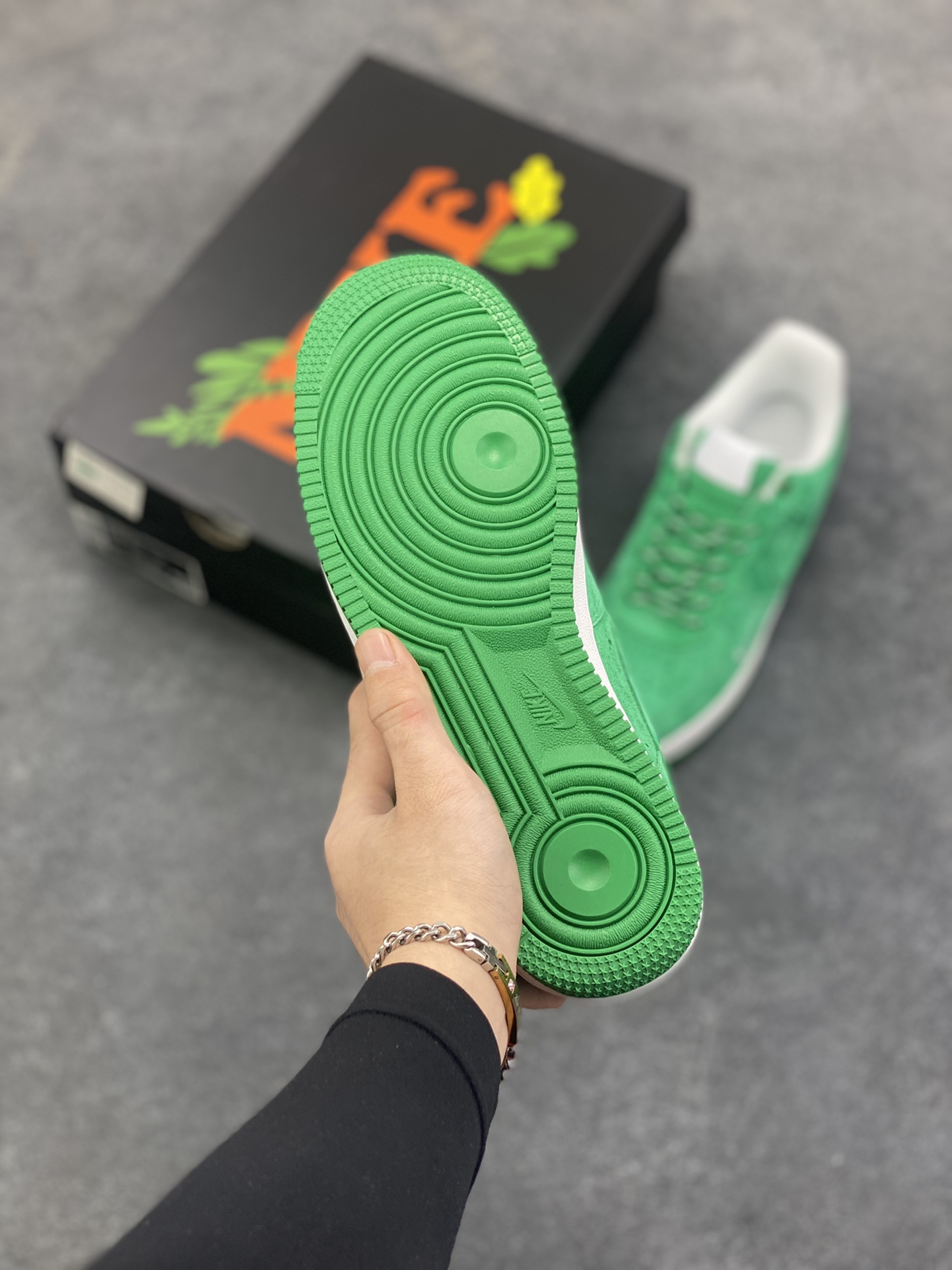 图片[5]-Nike Air Force 1 \’07 Low “头层猪八拼接” 空军一号 高端定制 低帮 运动鞋 休闲鞋 折边针车 工艺难度大 原楦头原纸板 原装鞋盒 定制五金配件 内置全掌气垫 原厂鞋底 货号：DY9867-004 尺码：36 36.5 37.5 38 38.5 39 40 40.5 41 42 42.5 43 44 44.5 45-选品中心