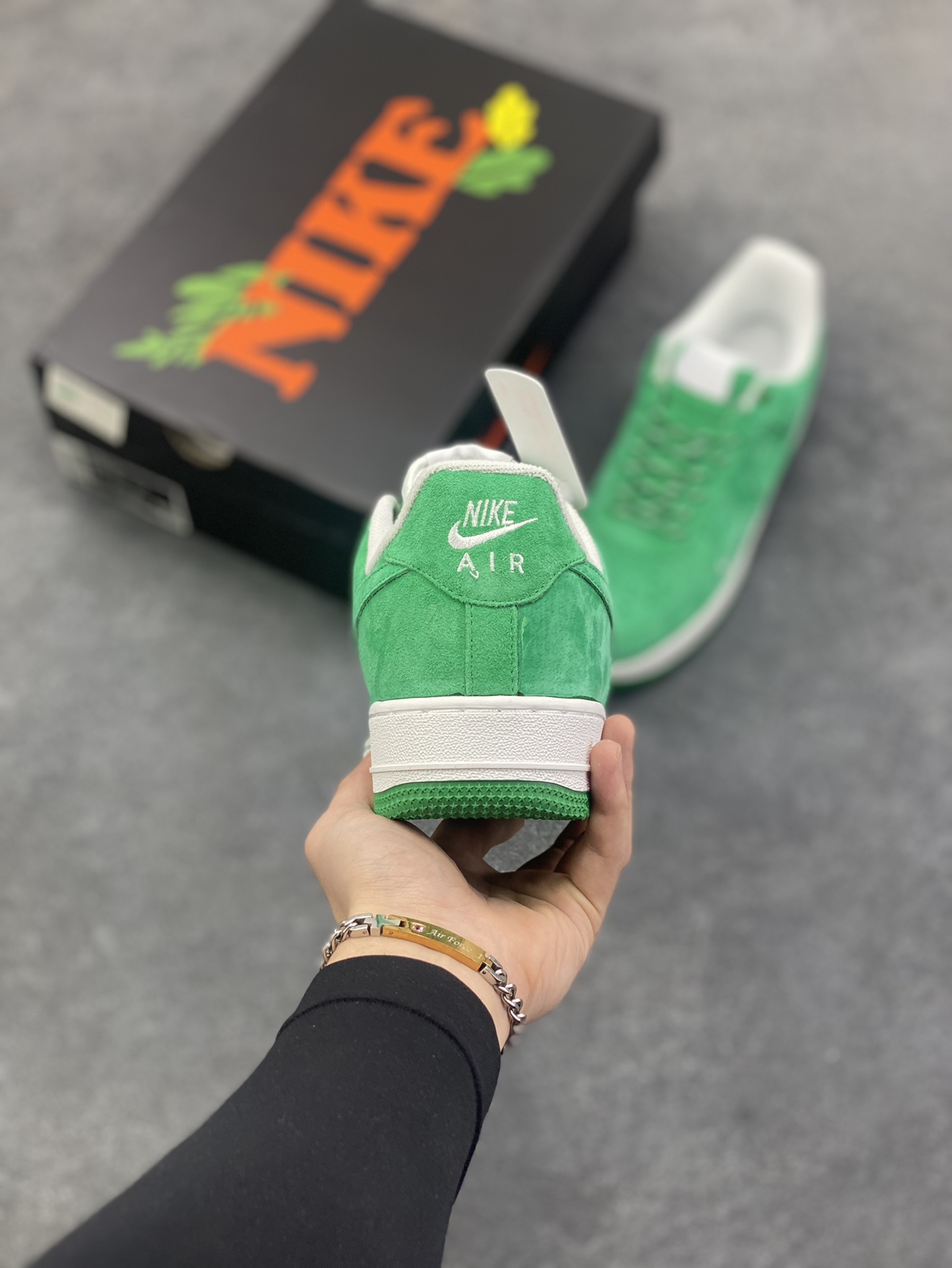 图片[4]-Nike Air Force 1 \’07 Low “头层猪八拼接” 空军一号 高端定制 低帮 运动鞋 休闲鞋 折边针车 工艺难度大 原楦头原纸板 原装鞋盒 定制五金配件 内置全掌气垫 原厂鞋底 货号：DY9867-004 尺码：36 36.5 37.5 38 38.5 39 40 40.5 41 42 42.5 43 44 44.5 45-选品中心