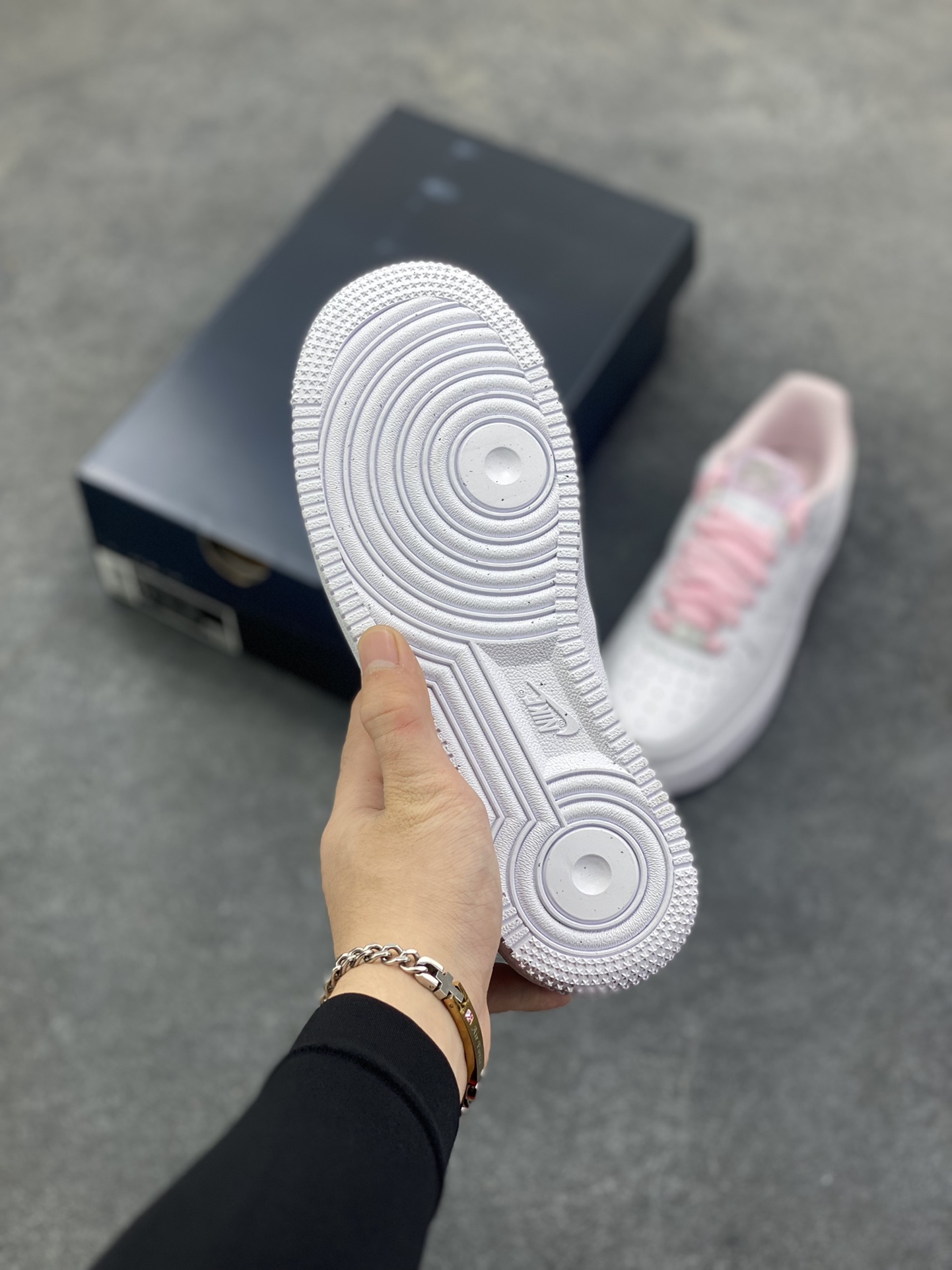 图片[5]-Air Force 1 \’07 Low 白粉 原楦头原纸板 打造纯正空军版型 #专注外贸渠道 全掌内置蜂窝气垫 #原盒配件 原厂中底钢印、拉帮完美 货号：HV4403-601 尺码：35.5 36 36.5 37.5 38 38.5 39 40-选品中心