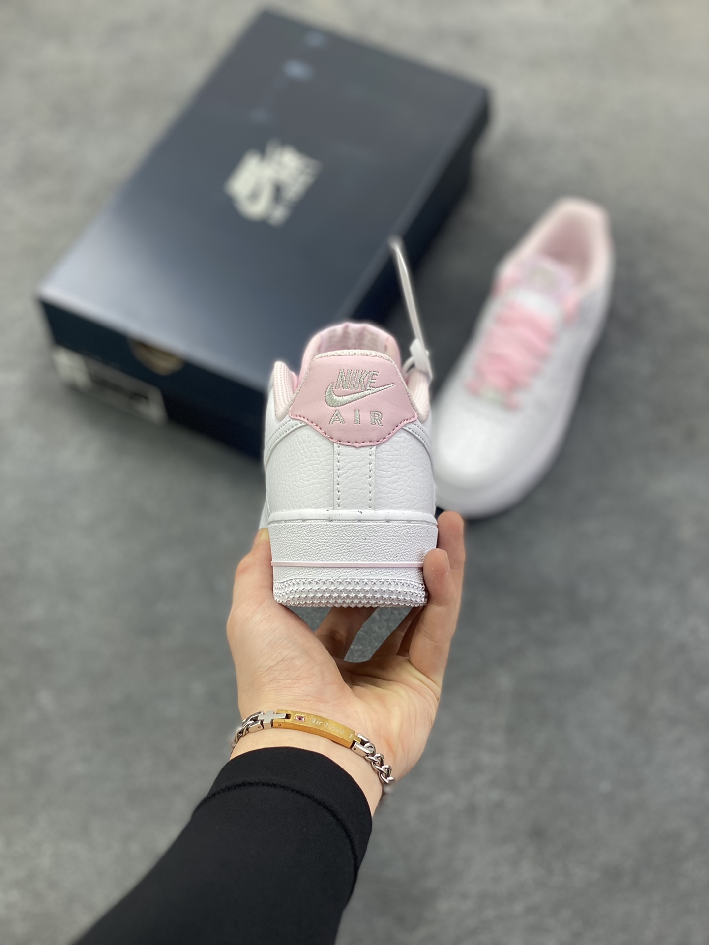 图片[4]-Air Force 1 \’07 Low 白粉 原楦头原纸板 打造纯正空军版型 #专注外贸渠道 全掌内置蜂窝气垫 #原盒配件 原厂中底钢印、拉帮完美 货号：HV4403-601 尺码：35.5 36 36.5 37.5 38 38.5 39 40-选品中心